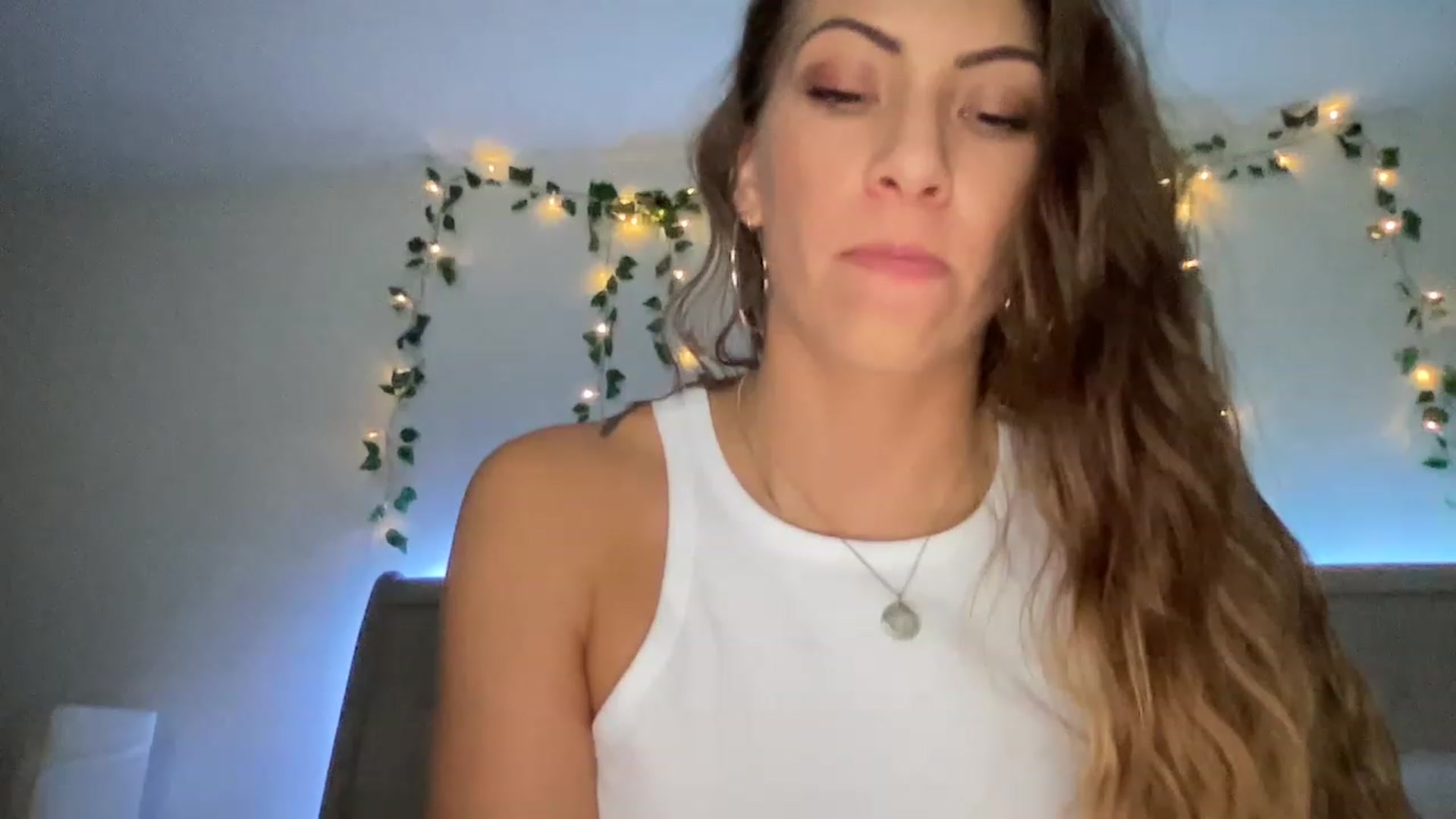 Gallery image thumbnail from Mia_Styles's myfreecams stream on, 02/12/2023, 04:59 image 4 of 20