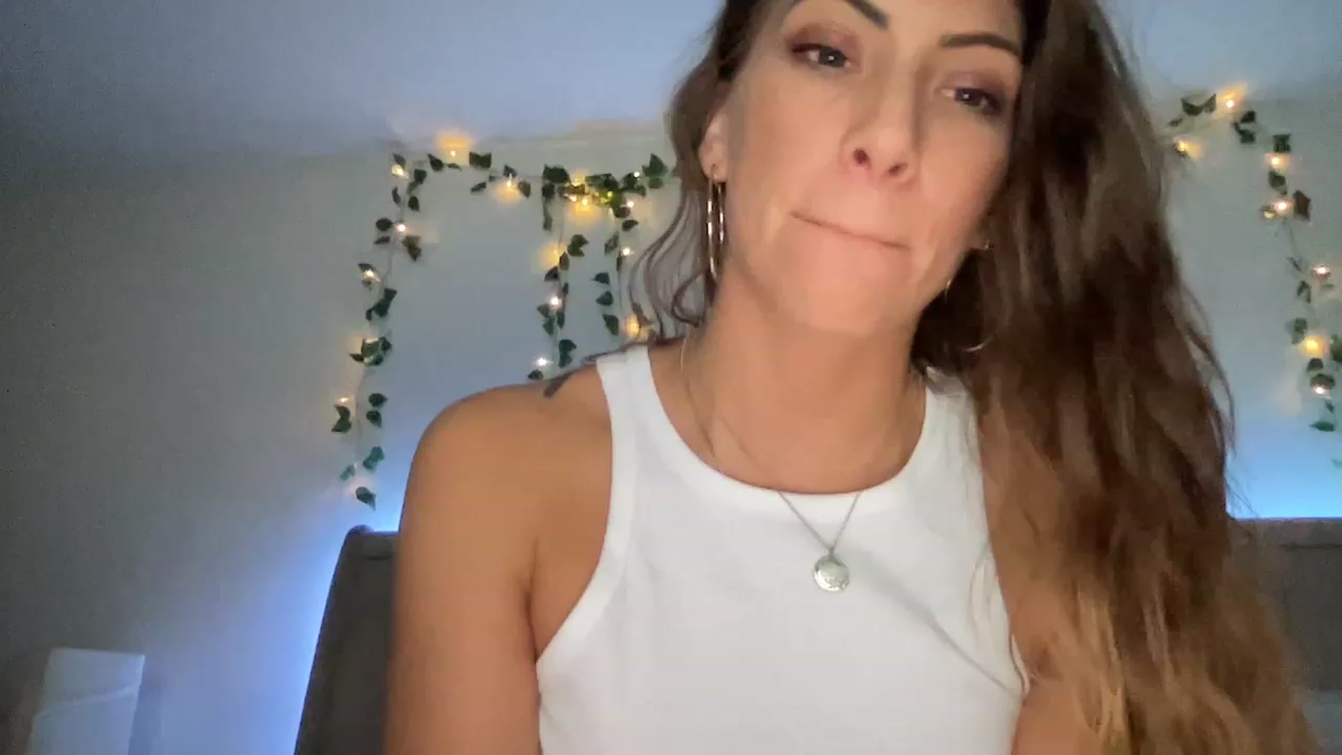 Gallery image thumbnail from Mia_Styles's myfreecams stream on, 02/12/2023, 04:59 image 3 of 20