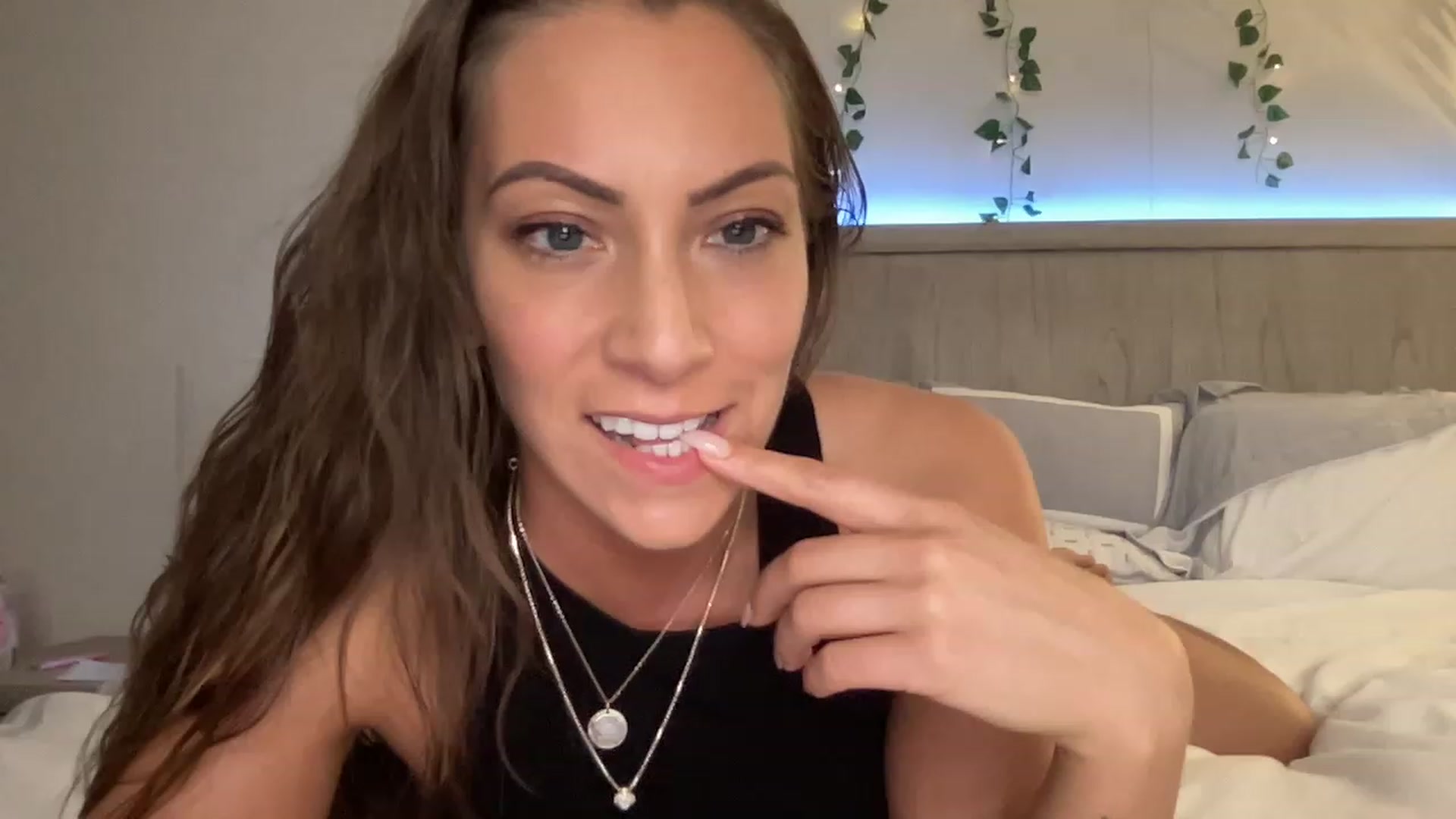 Gallery image thumbnail from Mia_Styles's myfreecams stream on, 02/14/2023, 01:44 image 13 of 20