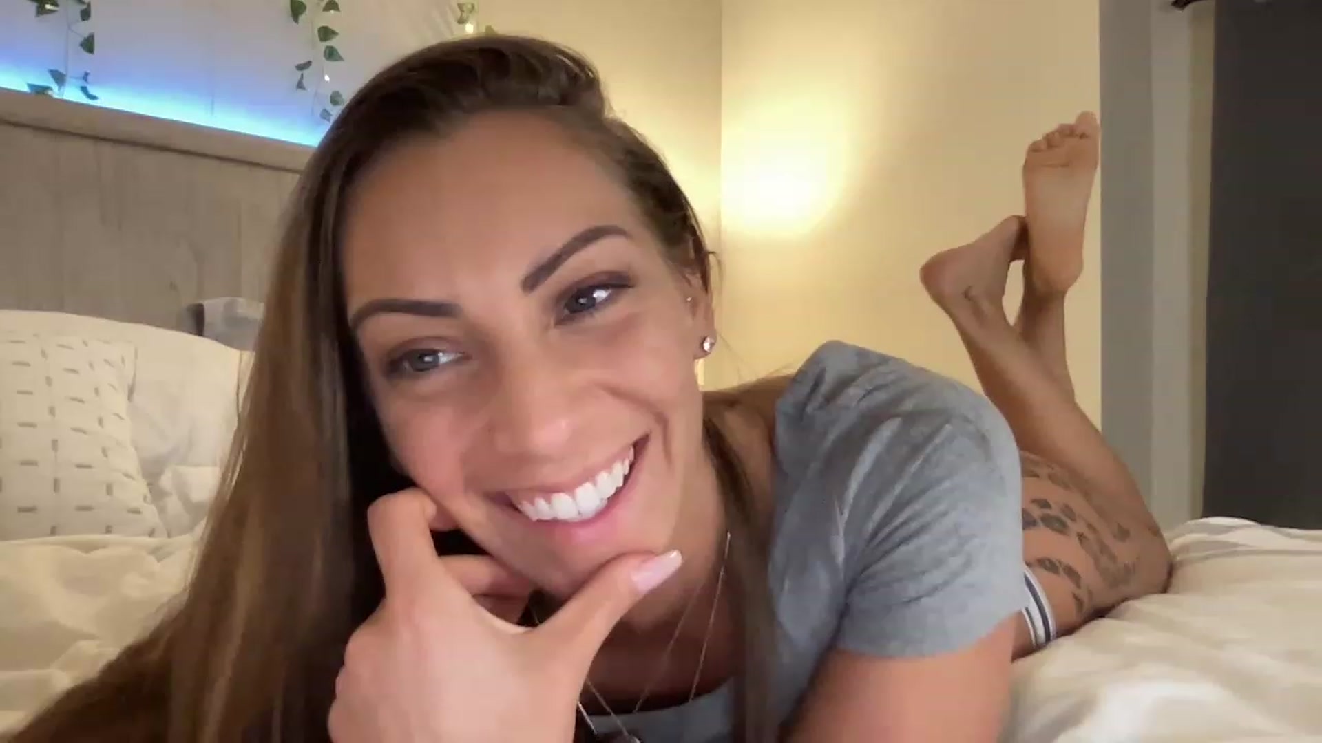 Gallery image thumbnail from Mia_Styles's myfreecams stream on, 02/18/2023, 24:24 image 17 of 20