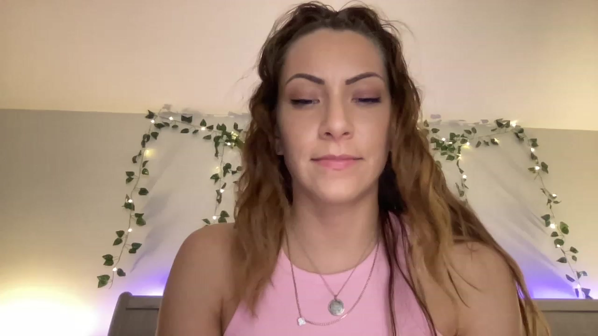 Gallery image thumbnail from Mia_Styles's myfreecams stream on, 03/15/2023, 24:03 image 8 of 20