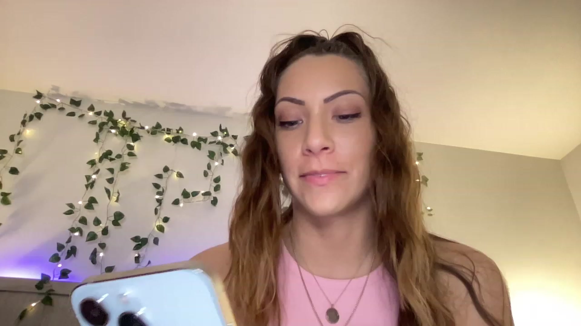 Gallery image thumbnail from Mia_Styles's myfreecams stream on, 03/15/2023, 24:03 image 17 of 20