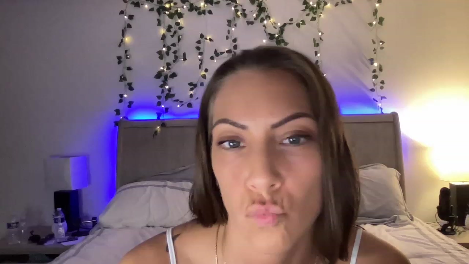 Gallery image thumbnail from Mia_Styles's myfreecams stream on, 03/17/2023, 01:34 image 10 of 20