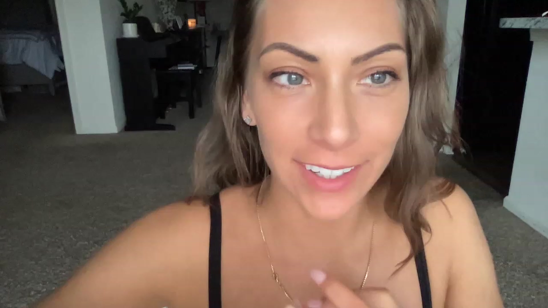 Gallery image thumbnail from Mia_Styles's myfreecams stream on, 03/25/2023, 22:42 image 16 of 20