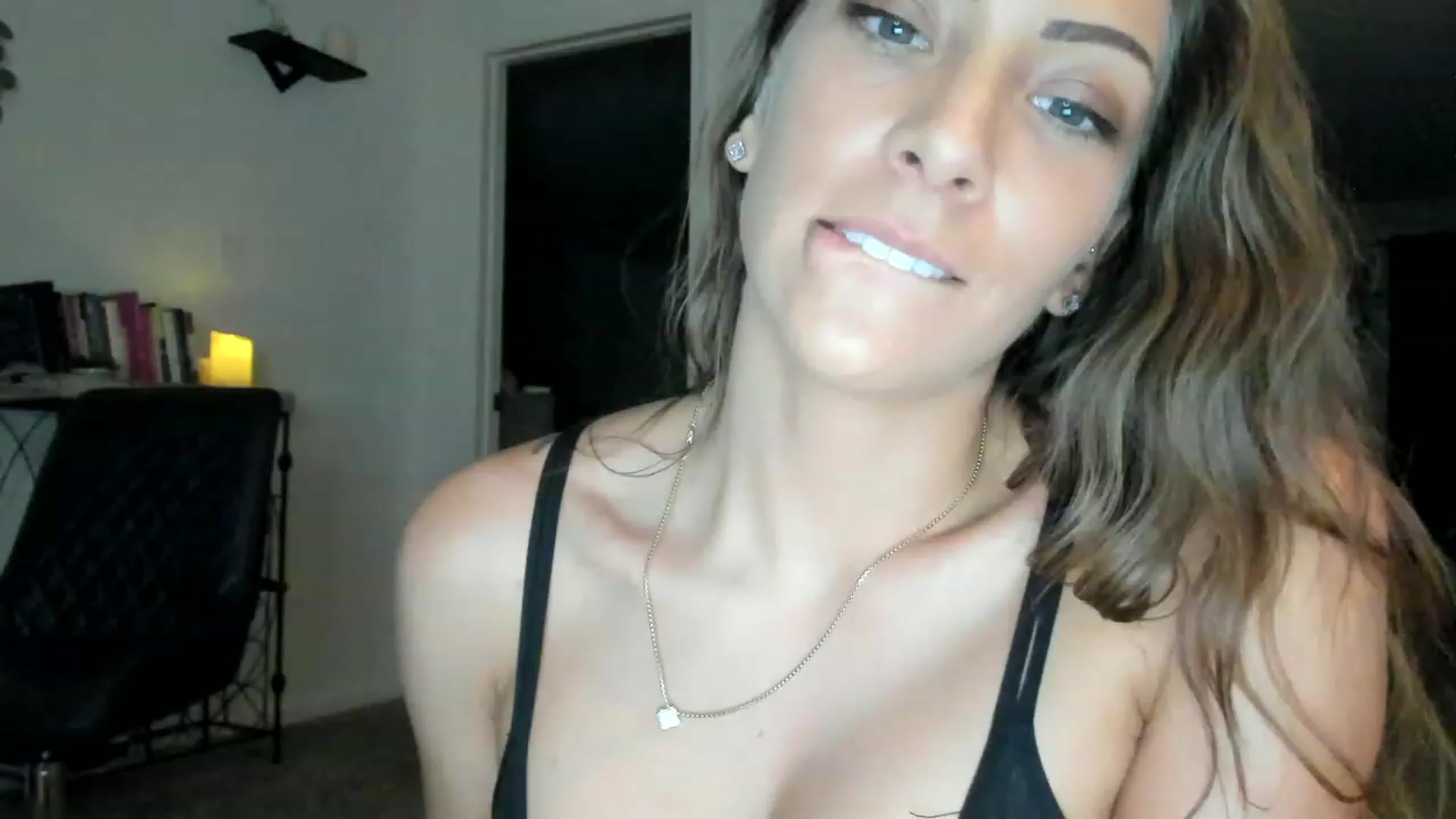 Gallery image thumbnail from Mia_Styles's myfreecams stream on, 04/17/2023, 02:00 image 18 of 20