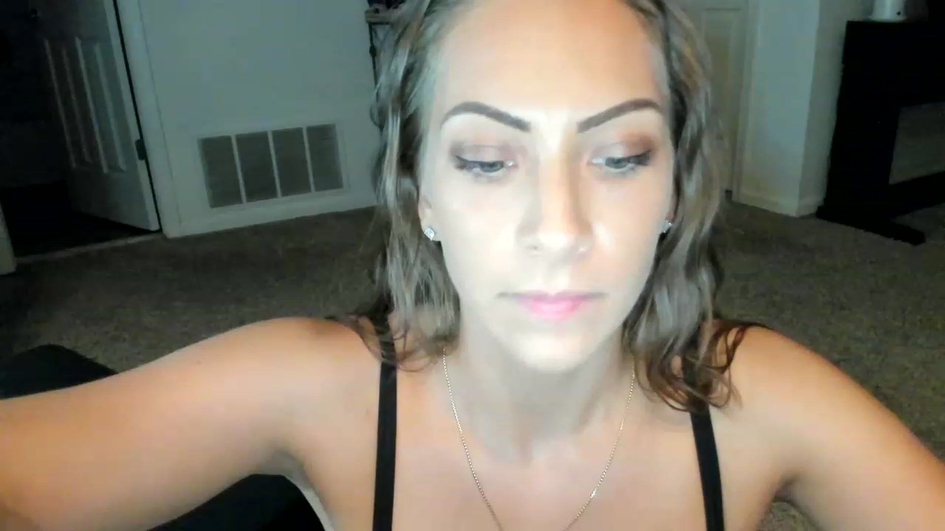 Gallery image thumbnail from Mia_Styles's myfreecams stream on, 04/17/2023, 02:00 image 7 of 20