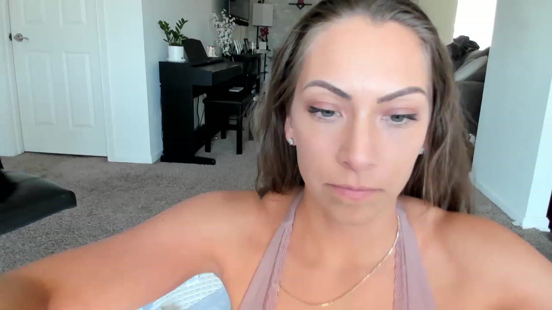 Gallery image thumbnail from Mia_Styles's myfreecams stream on, 04/20/2023, 19:39 image 8 of 20