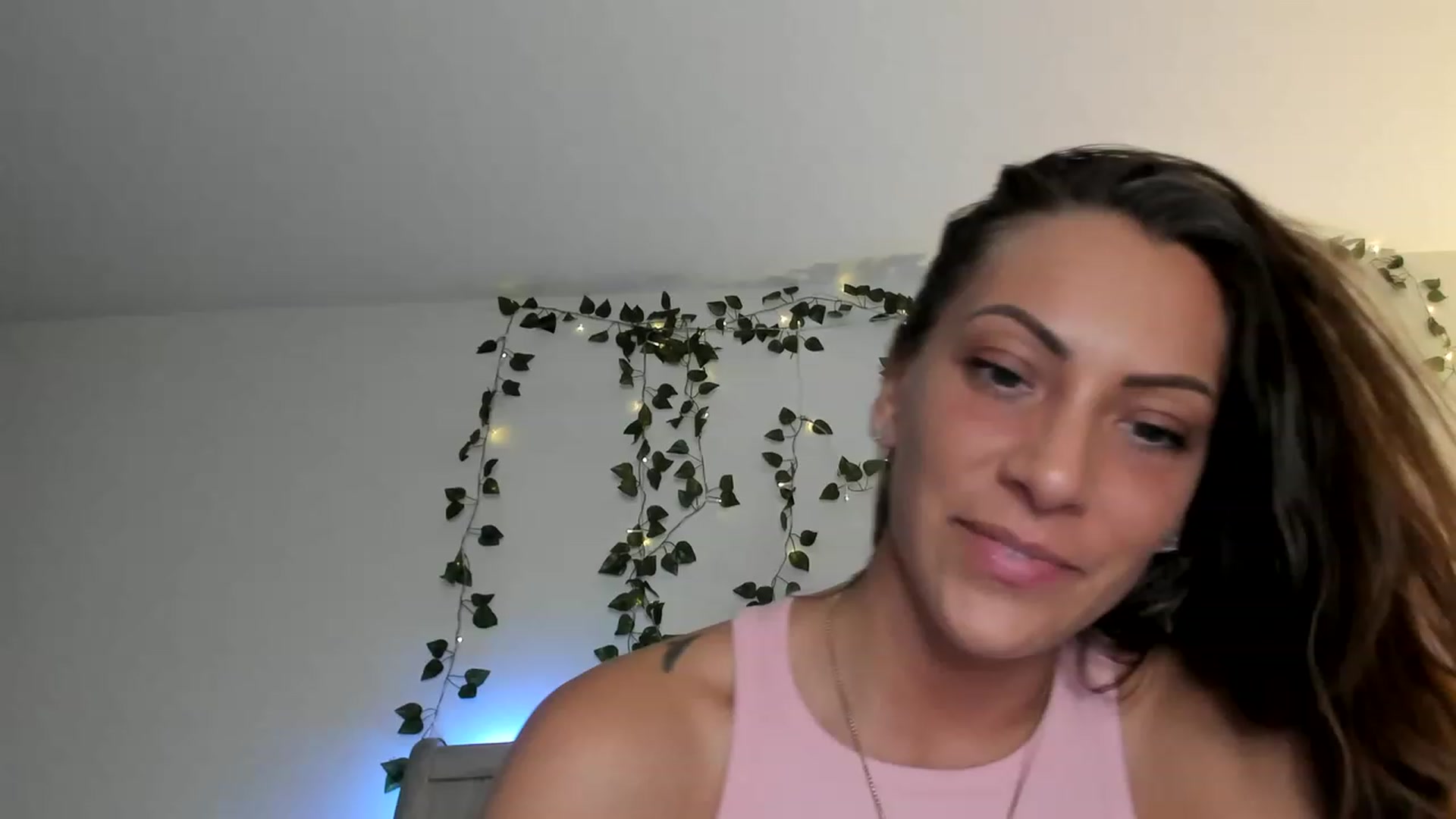 Gallery image thumbnail from Mia_Styles's myfreecams stream on, 04/22/2023, 03:45 image 15 of 20