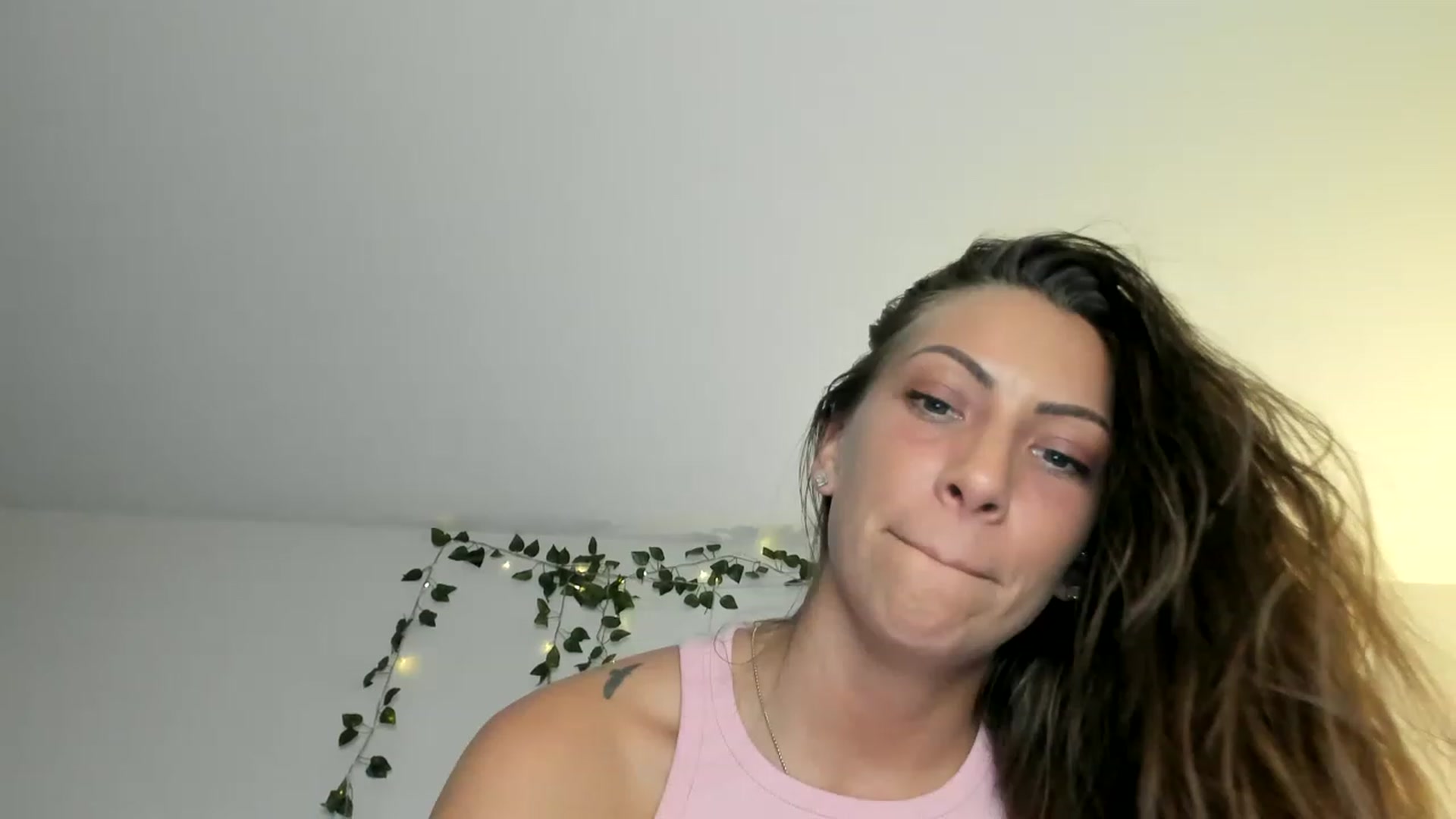 Gallery image thumbnail from Mia_Styles's myfreecams stream on, 04/22/2023, 03:45 image 6 of 20