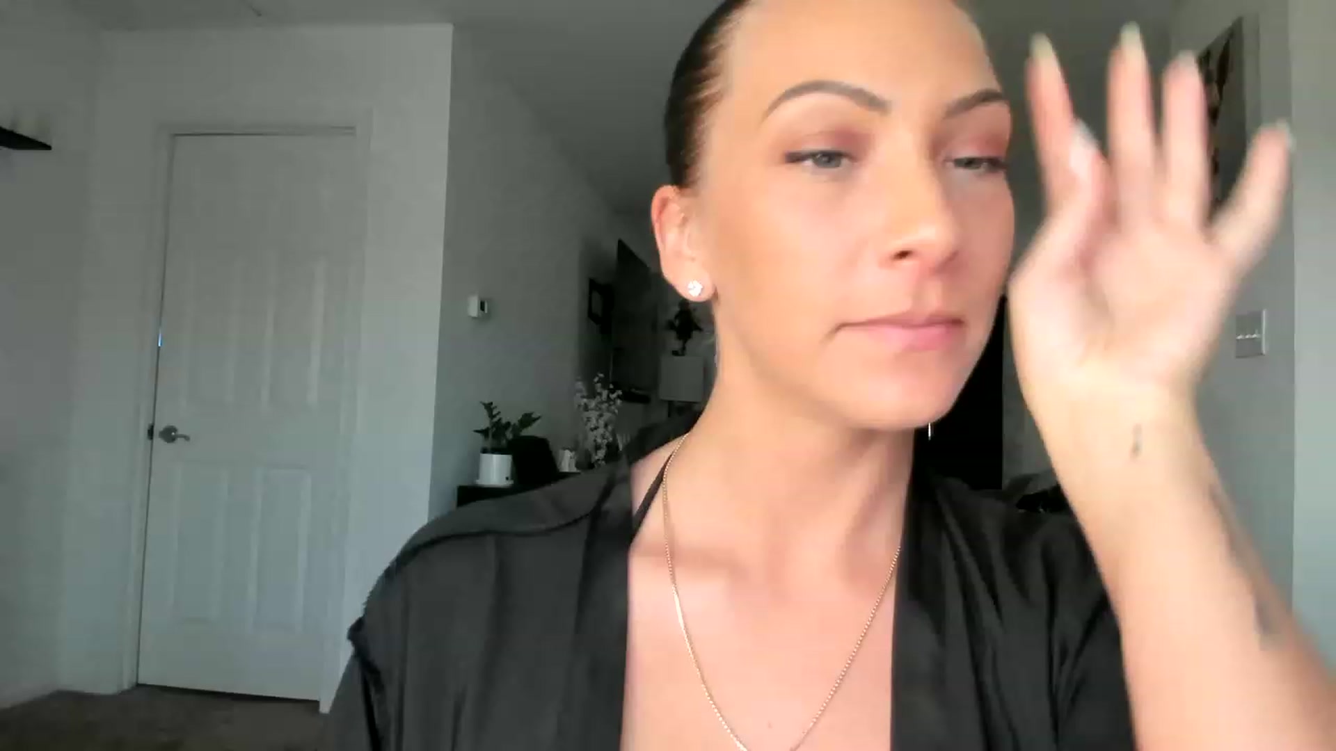 Gallery image thumbnail from Mia_Styles's myfreecams stream on, 04/23/2023, 24:18 image 7 of 20