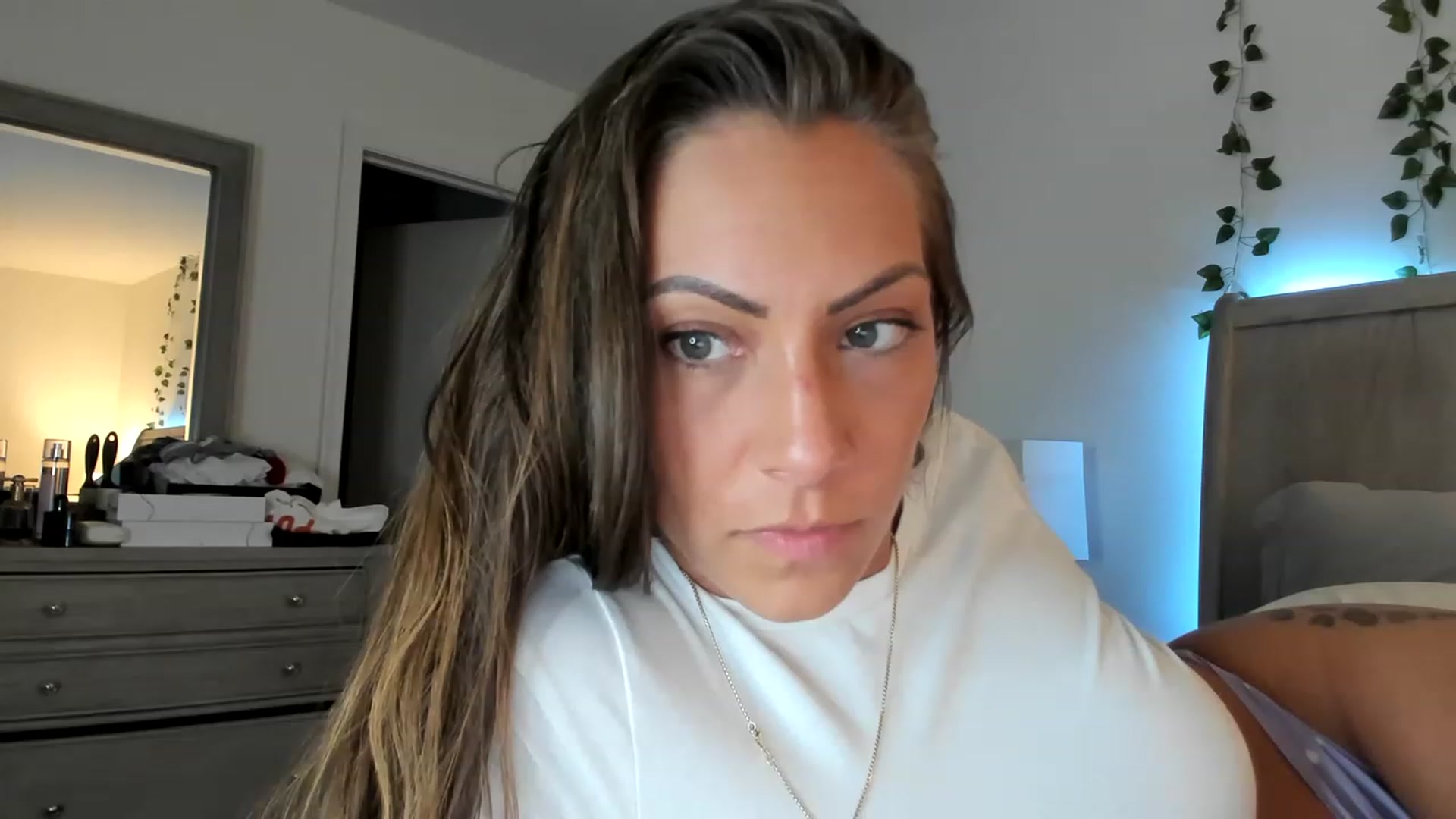 Gallery image thumbnail from Mia_Styles's myfreecams stream on, 04/25/2023, 01:55 image 11 of 20
