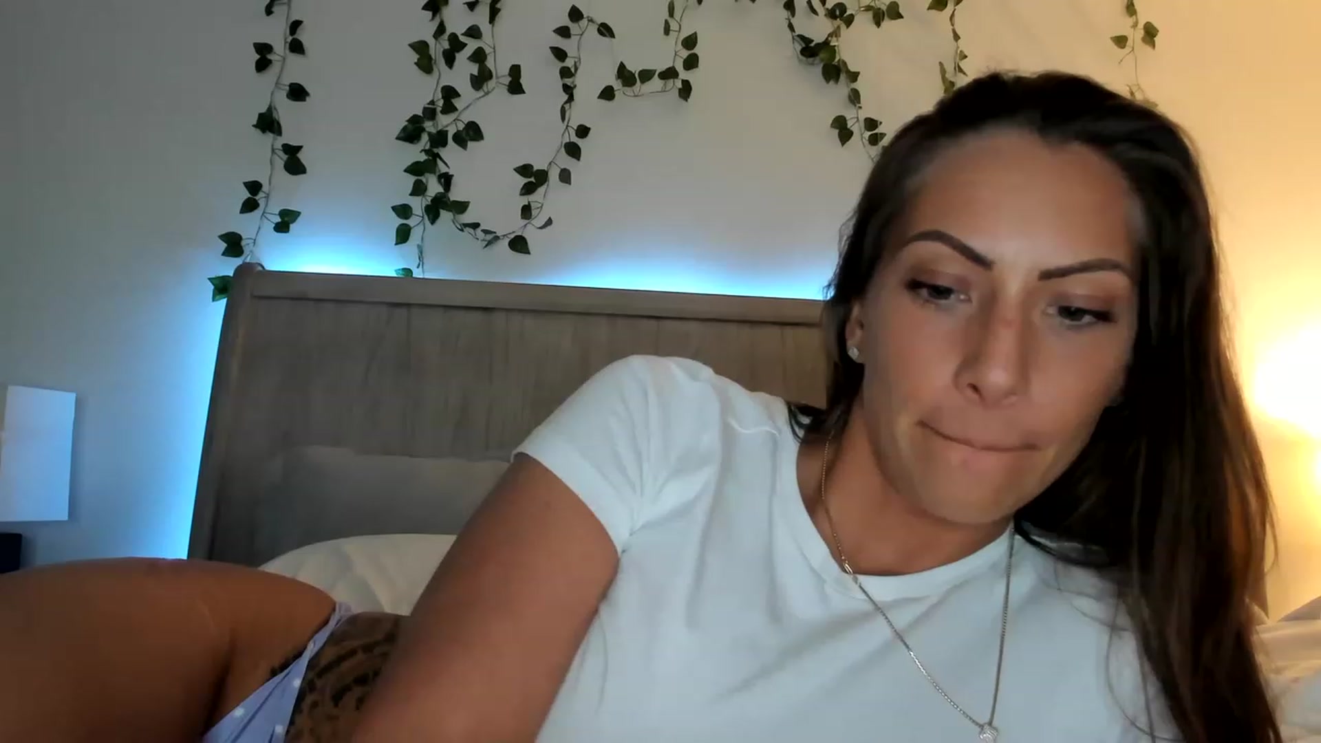 Gallery image thumbnail from Mia_Styles's myfreecams stream on, 04/25/2023, 01:55 image 17 of 20