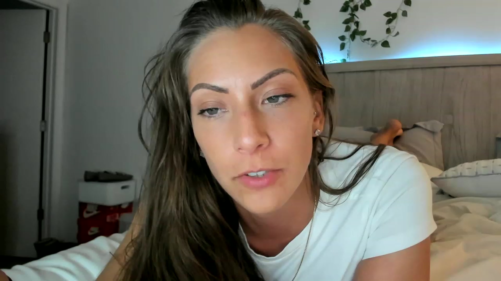 Gallery image thumbnail from Mia_Styles's myfreecams stream on, 04/25/2023, 01:55 image 4 of 20