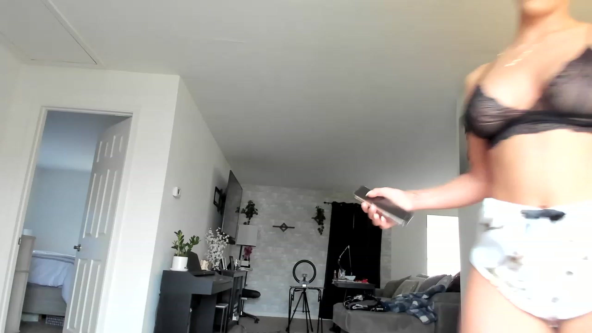 Gallery image thumbnail from Mia_Styles's myfreecams stream on, 04/30/2023, 20:11 image 3 of 20