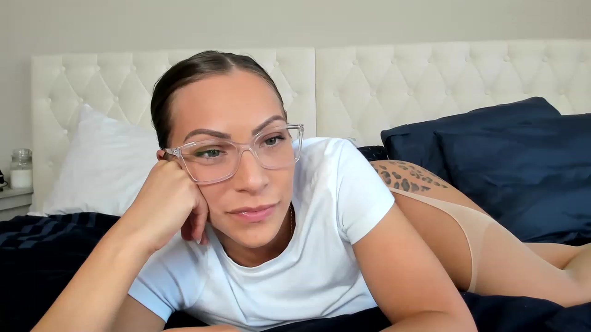 Gallery image thumbnail from Mia_Styles's myfreecams stream on, 06/02/2023, 23:56 image 5 of 20