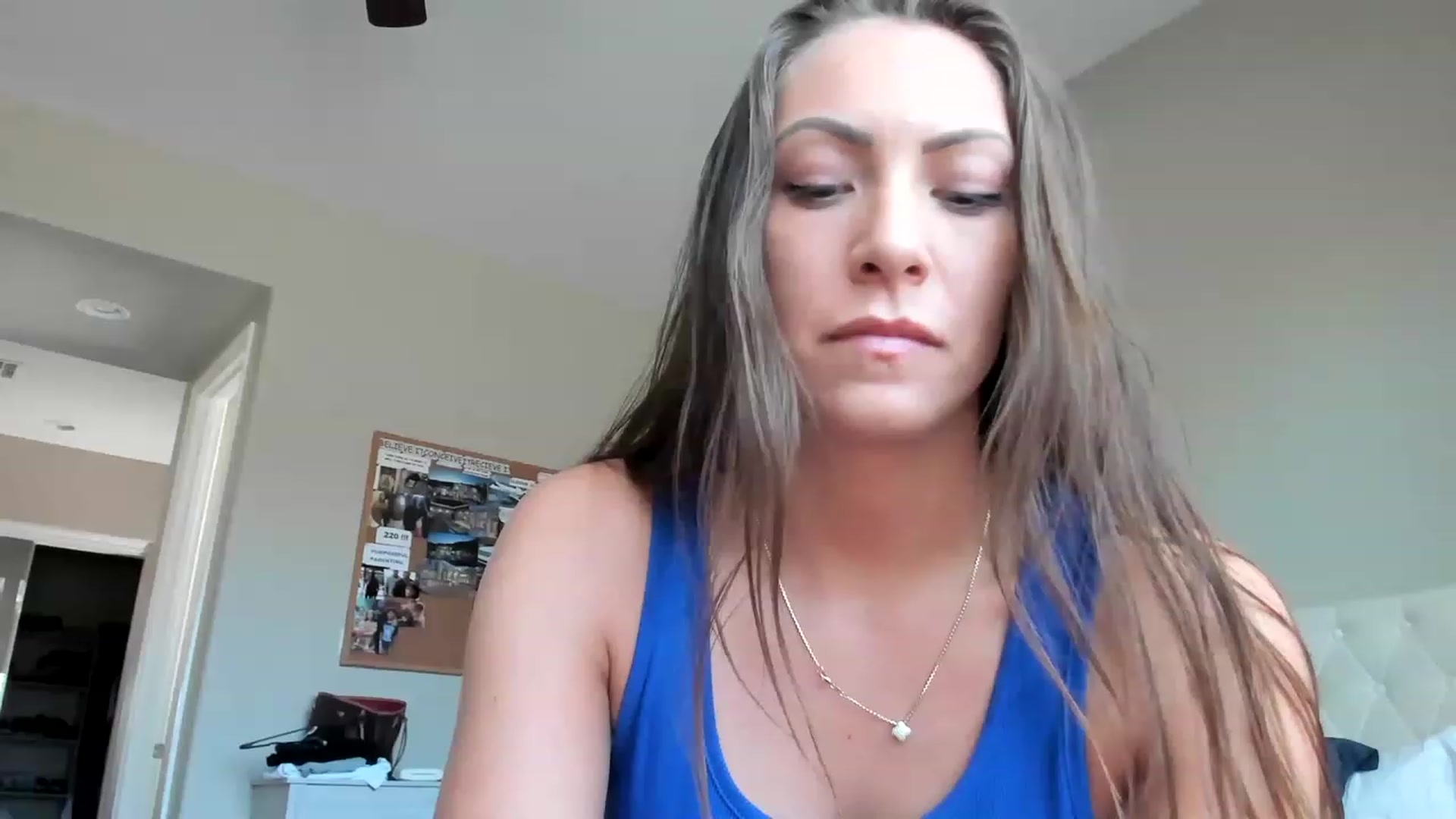 Gallery image thumbnail from Mia_Styles's myfreecams stream on, 06/04/2023, 19:31 image 10 of 20