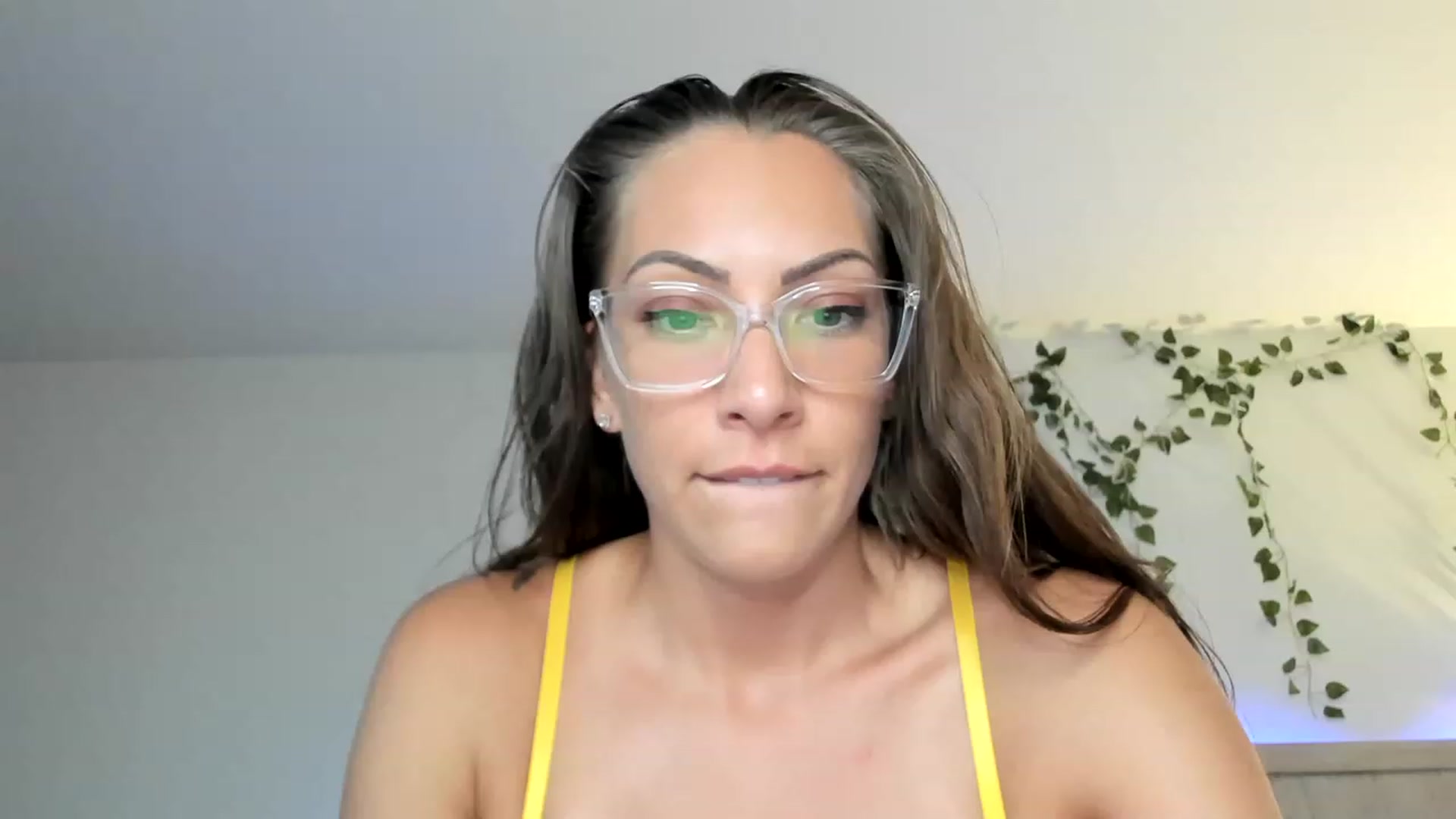 Gallery image thumbnail from Mia_Styles's myfreecams stream on, 06/26/2023, 24:03 image 9 of 20