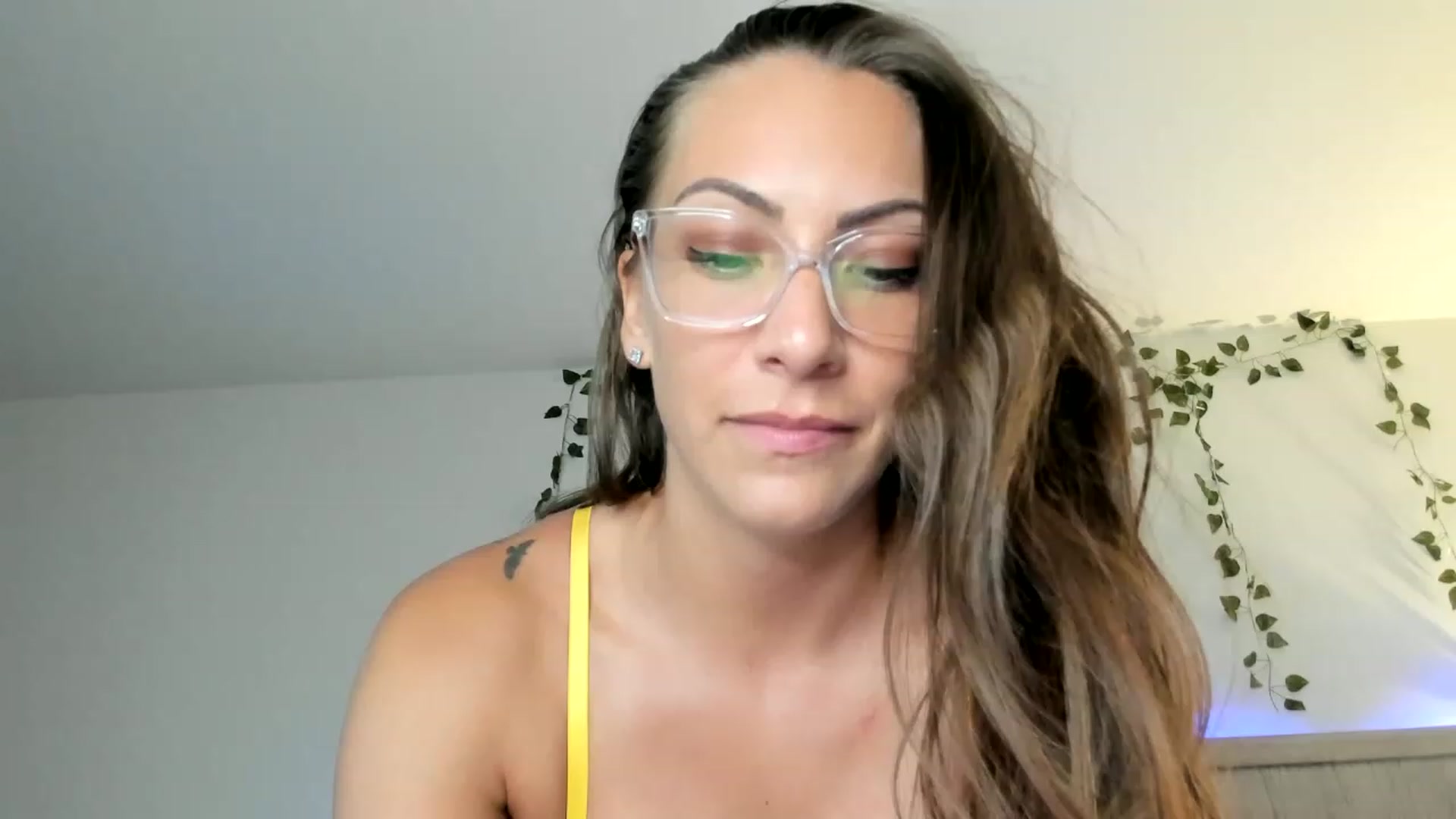 Gallery image thumbnail from Mia_Styles's myfreecams stream on, 06/26/2023, 24:03 image 4 of 20