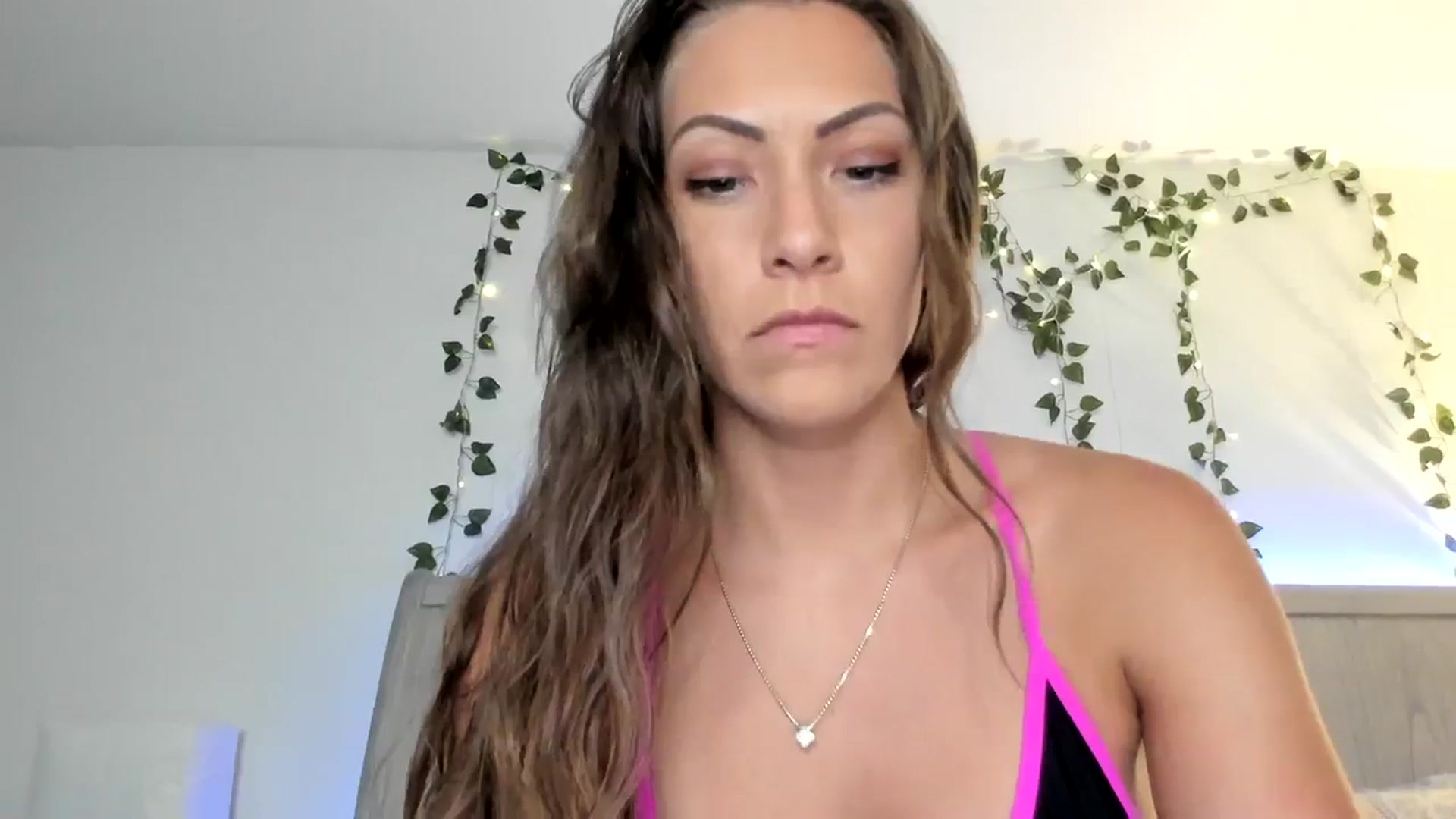 Gallery image thumbnail from Mia_Styles's myfreecams stream on, 07/29/2023, 24:32 image 16 of 20