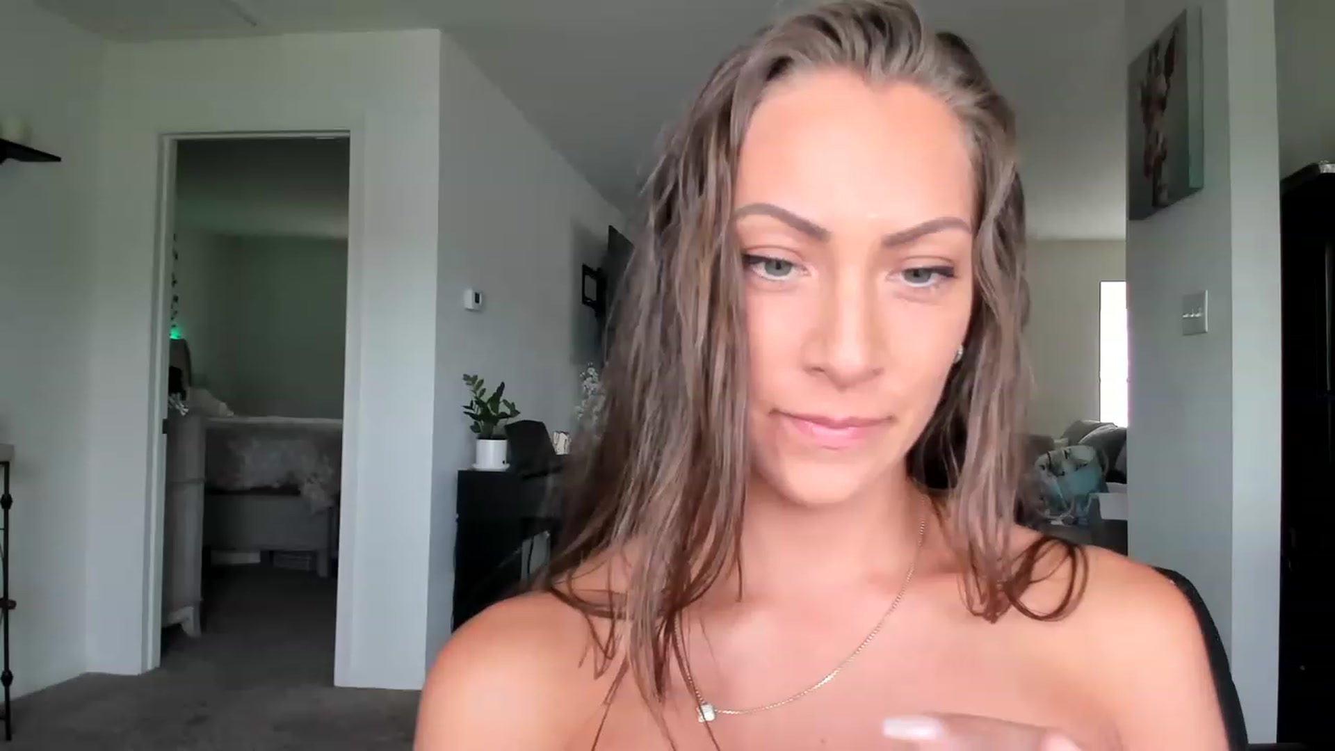 Gallery image thumbnail from Mia_Styles's myfreecams stream on, 08/03/2023, 18:25 image 15 of 20