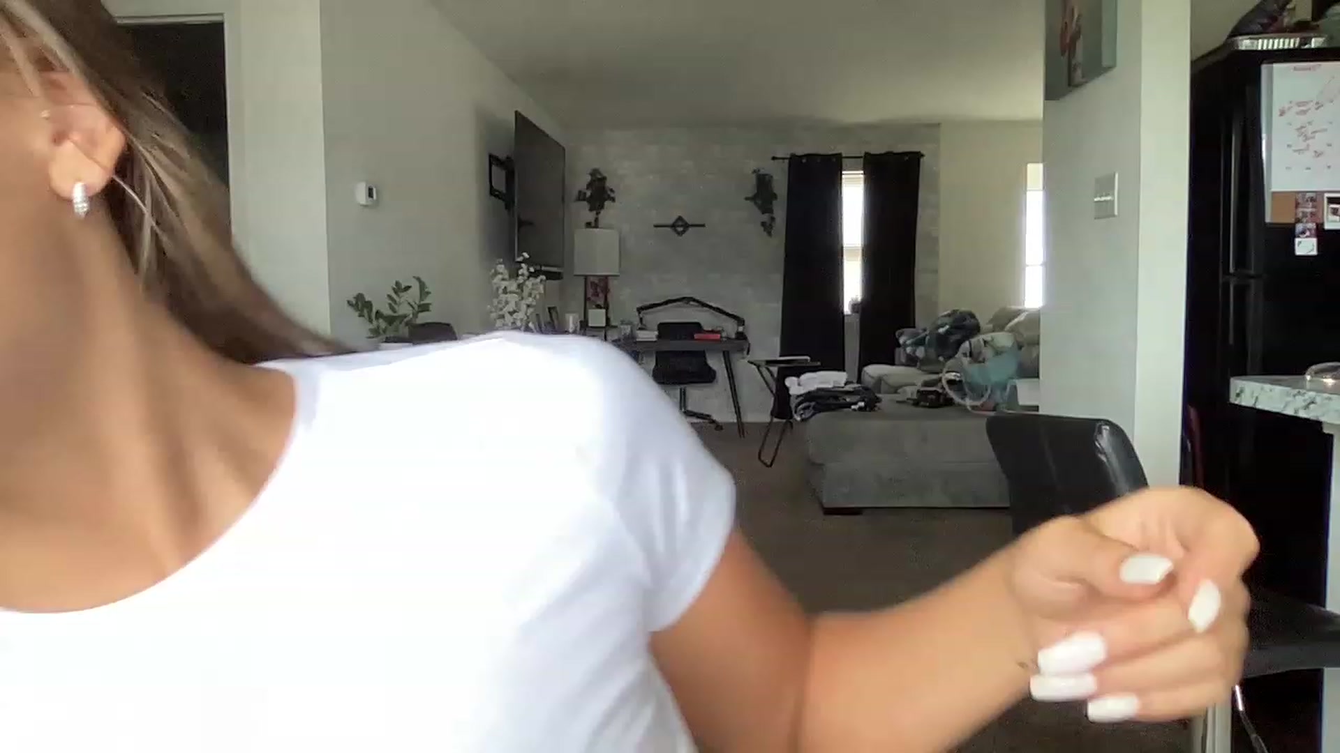 Gallery image thumbnail from Mia_Styles's myfreecams stream on, 08/06/2023, 22:34 image 8 of 20