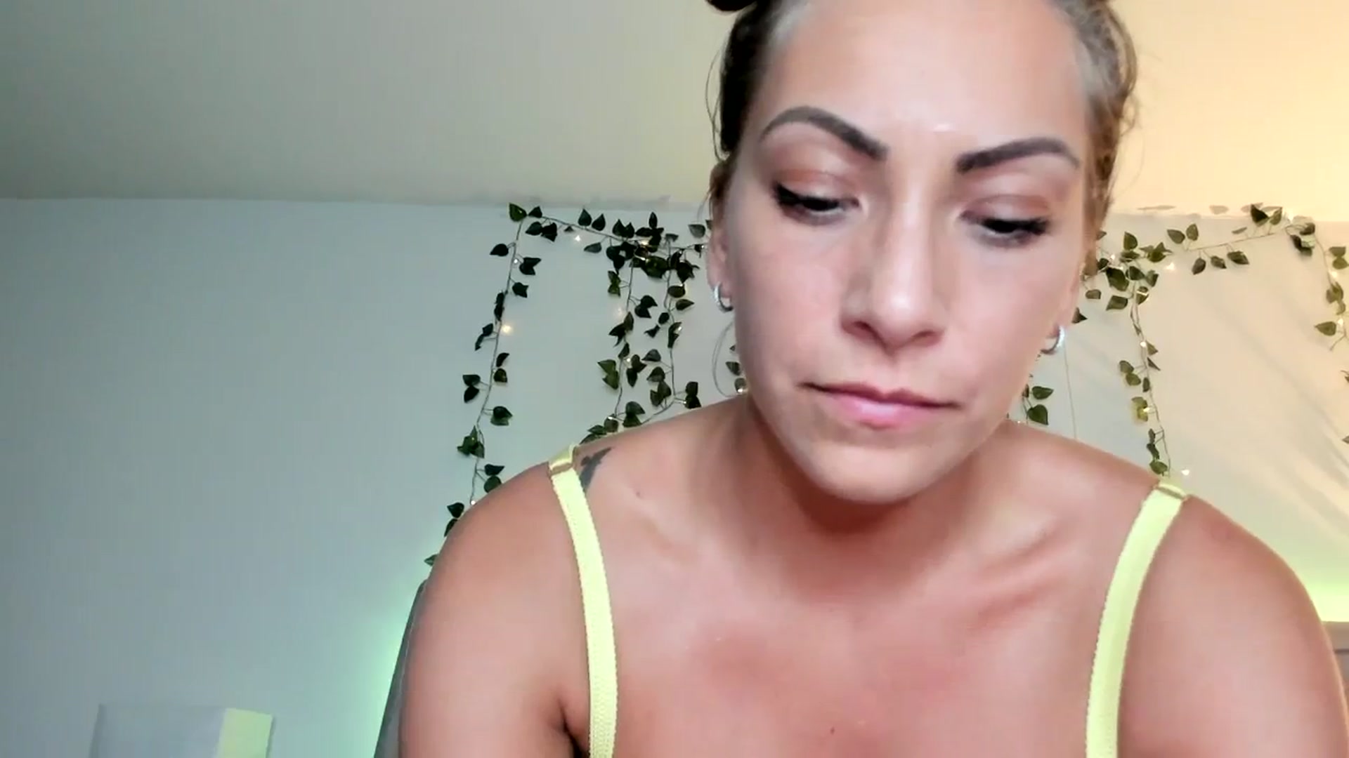 Gallery image thumbnail from Mia_Styles's myfreecams stream on, 08/14/2023, 01:34 image 16 of 20