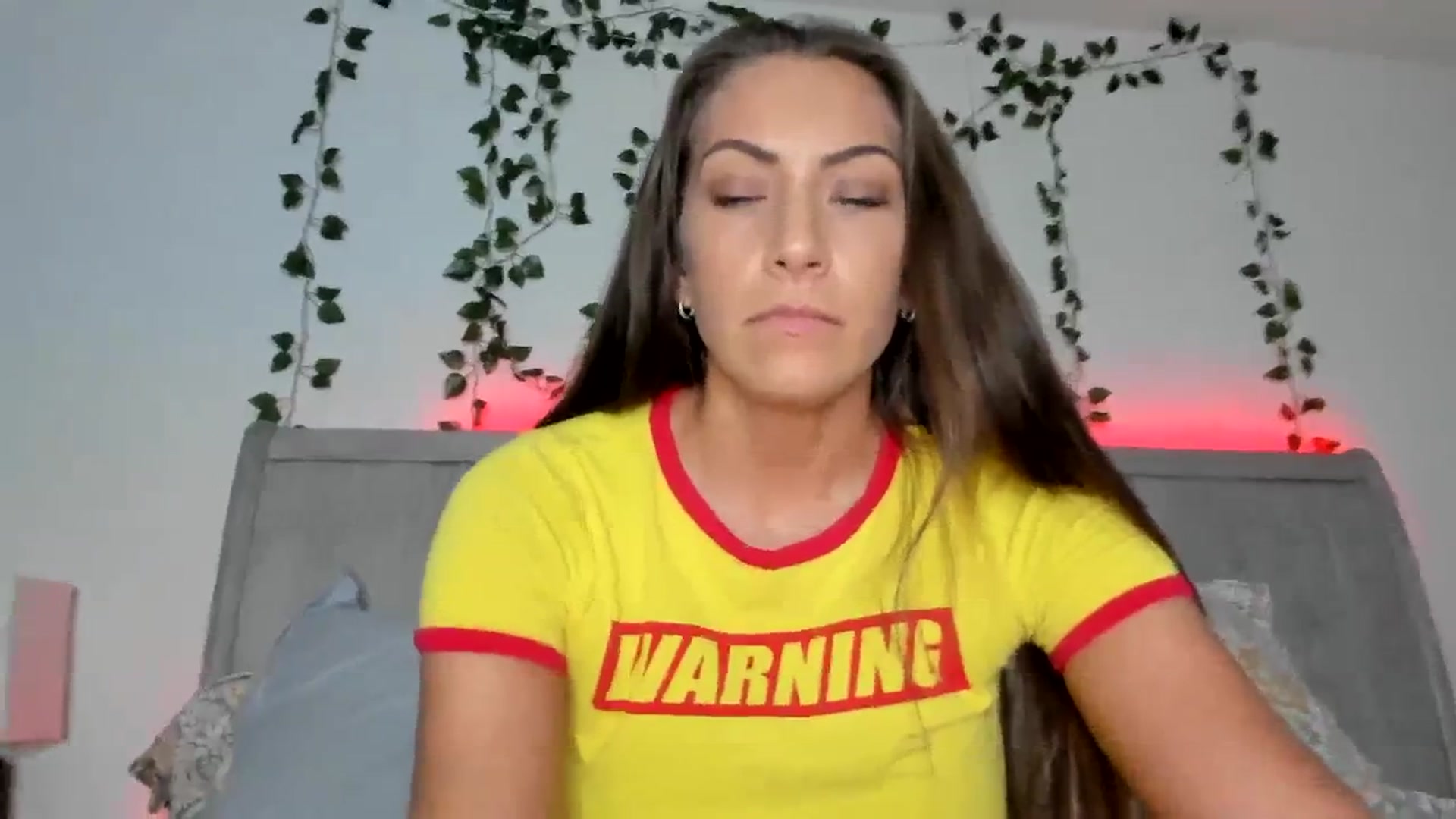 Gallery image thumbnail from Mia_Styles's myfreecams stream on, 08/25/2023, 24:41 image 8 of 20