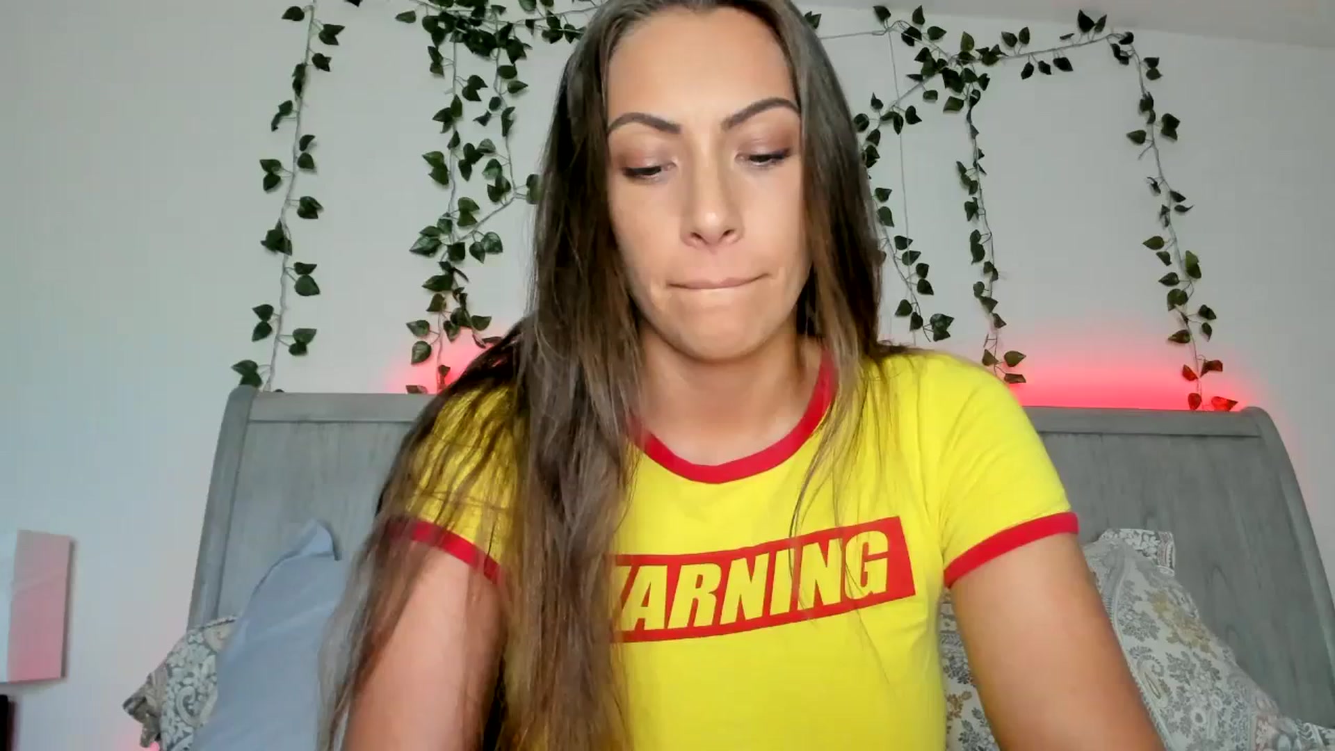 Gallery image thumbnail from Mia_Styles's myfreecams stream on, 08/25/2023, 24:41 image 10 of 20