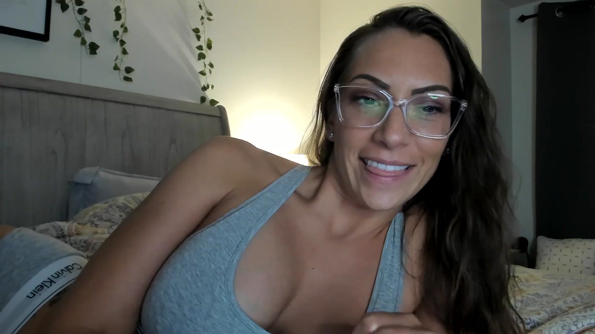 Gallery image thumbnail from Mia_Styles's myfreecams stream on, 09/25/2023, 24:43 image 14 of 20