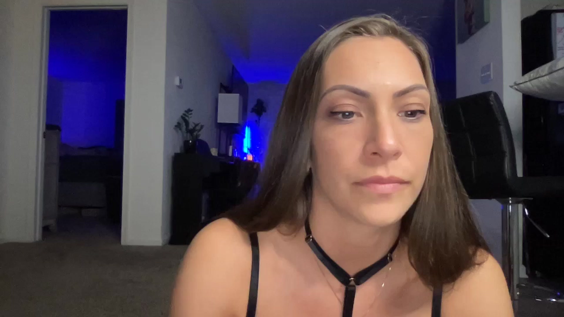 Gallery image thumbnail from Mia_Styles's myfreecams stream on, 11/20/2023, 24:11 image 17 of 20