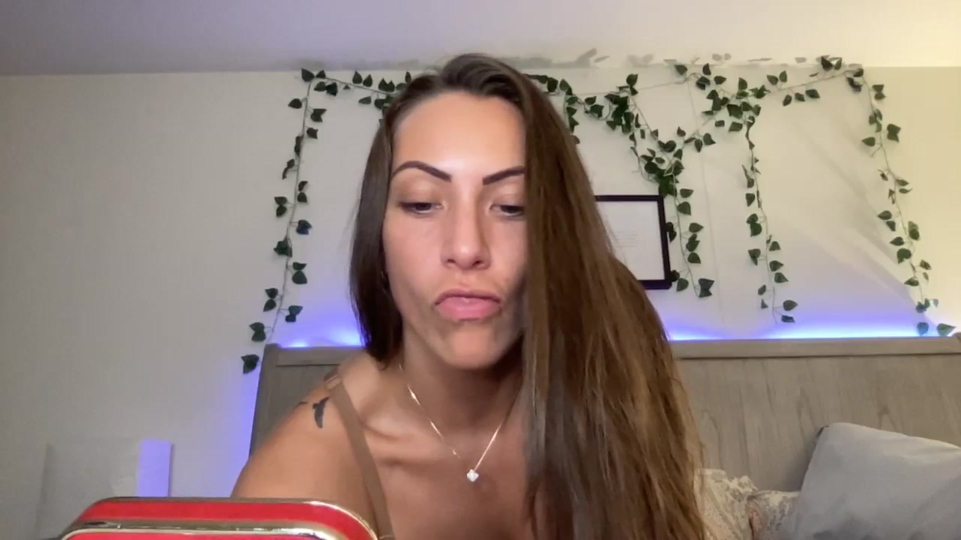 Gallery image thumbnail from Mia_Styles's myfreecams stream on, 12/27/2023, 22:28 image 10 of 20
