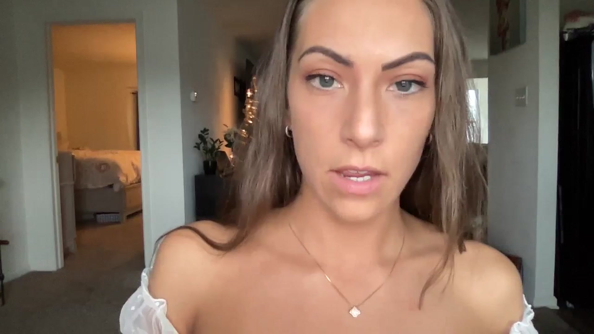 Gallery image thumbnail from Mia_Styles's myfreecams stream on, 12/31/2023, 21:13 image 10 of 20