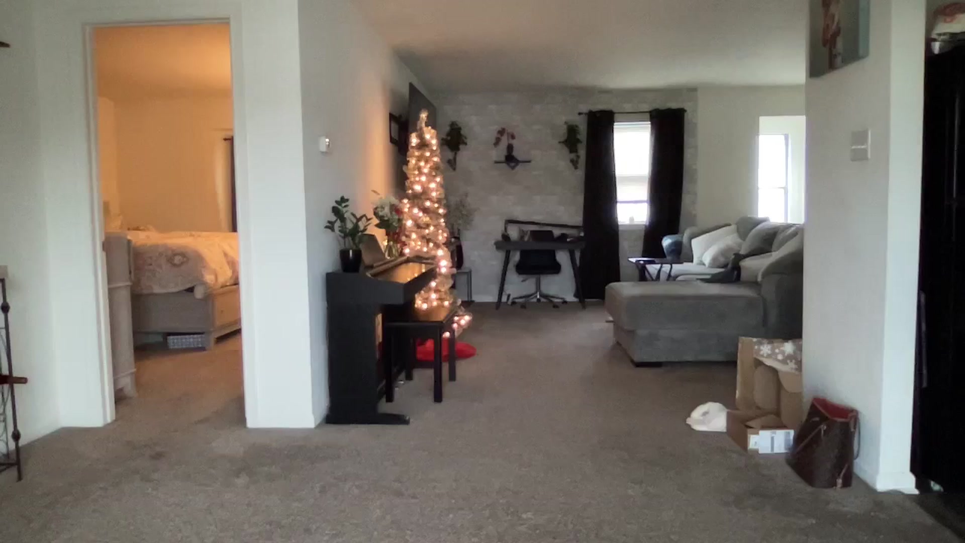 Gallery image thumbnail from Mia_Styles's myfreecams stream on, 12/31/2023, 21:13 image 15 of 20