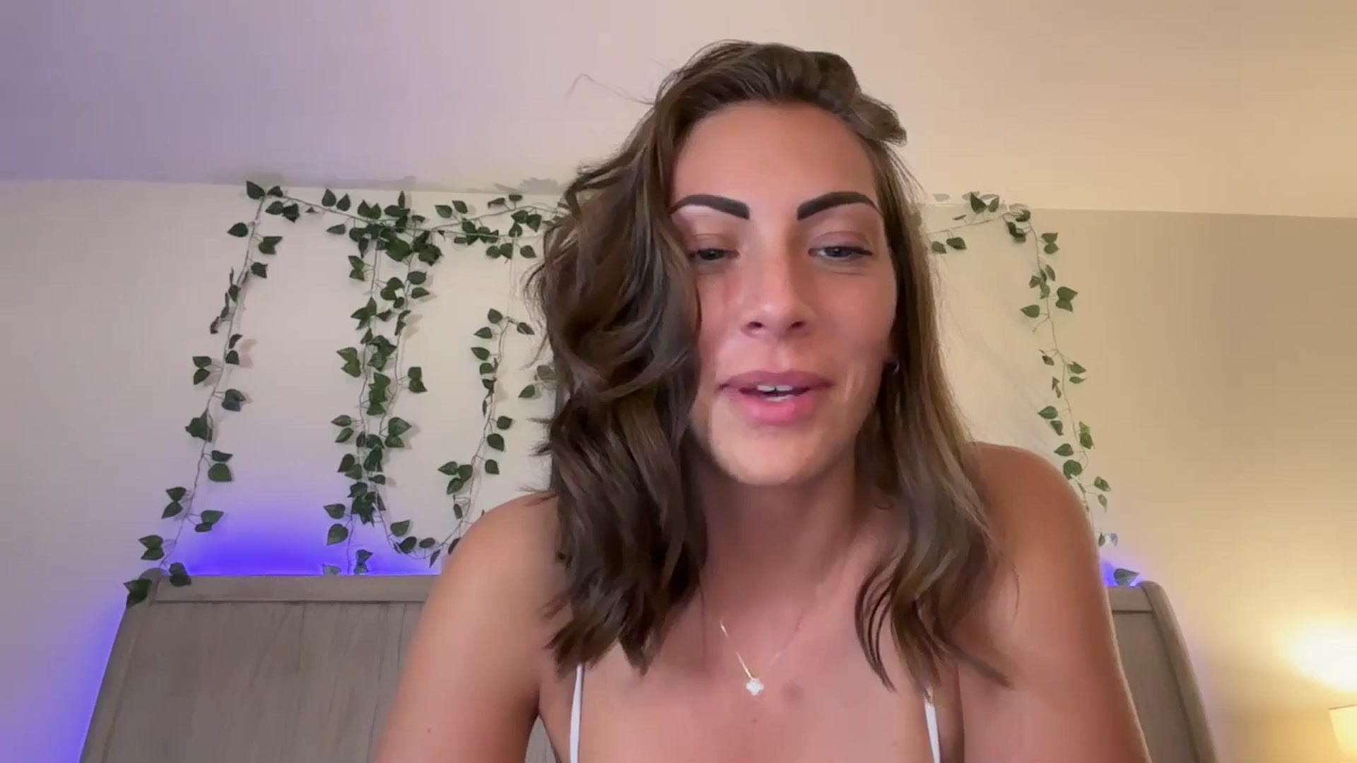 Gallery image thumbnail from Mia_Styles's myfreecams stream on, 10/14/2024, 02:11 image 13 of 20