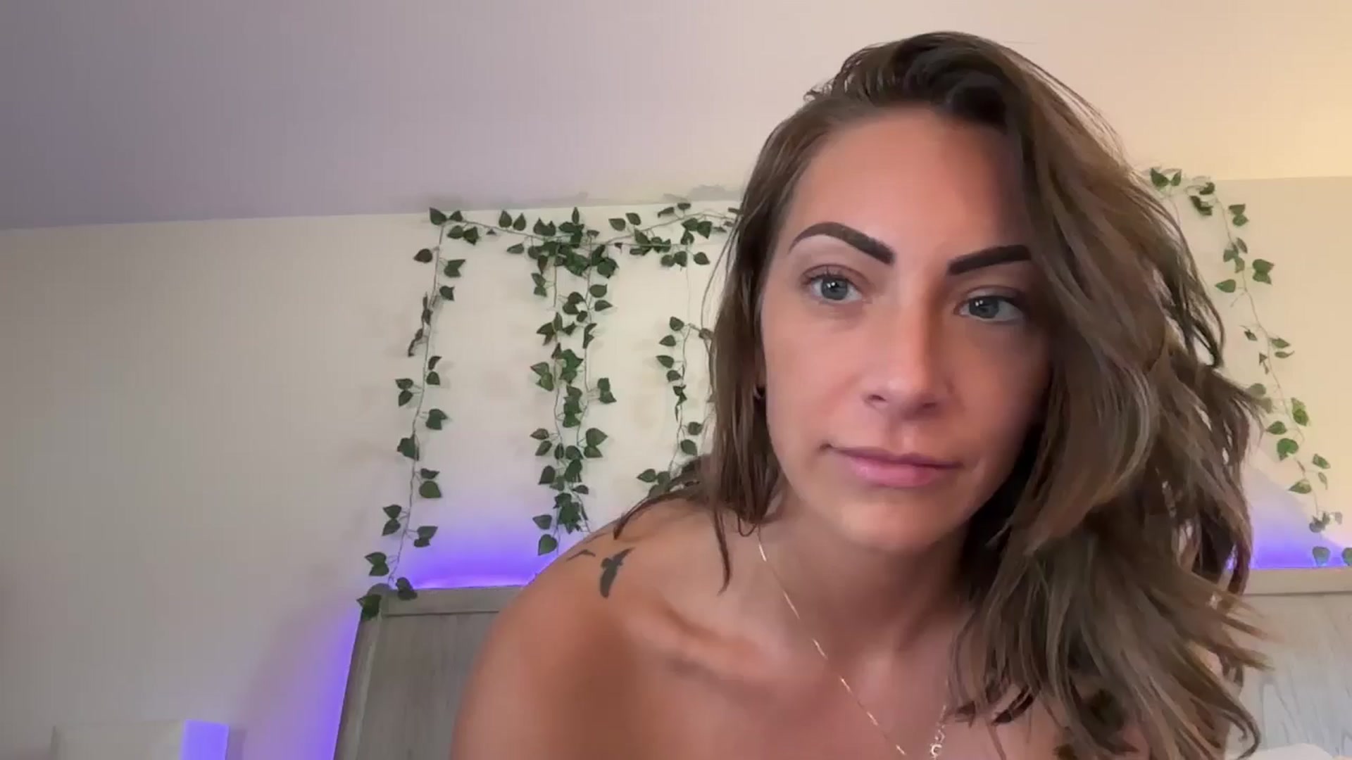Gallery image thumbnail from Mia_Styles's myfreecams stream on, 10/15/2024, 17:51 image 1 of 20