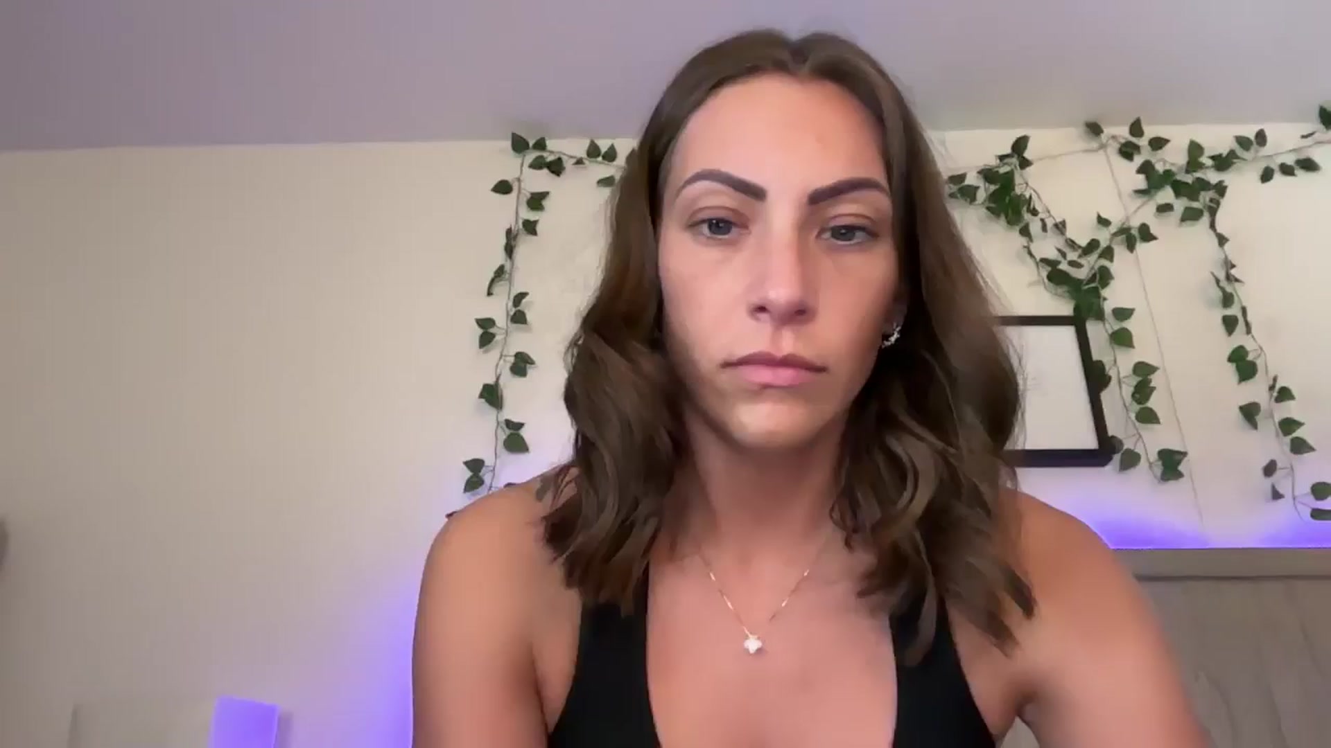 Gallery image thumbnail from Mia_Styles's myfreecams stream on, 10/23/2024, 17:38 image 18 of 20