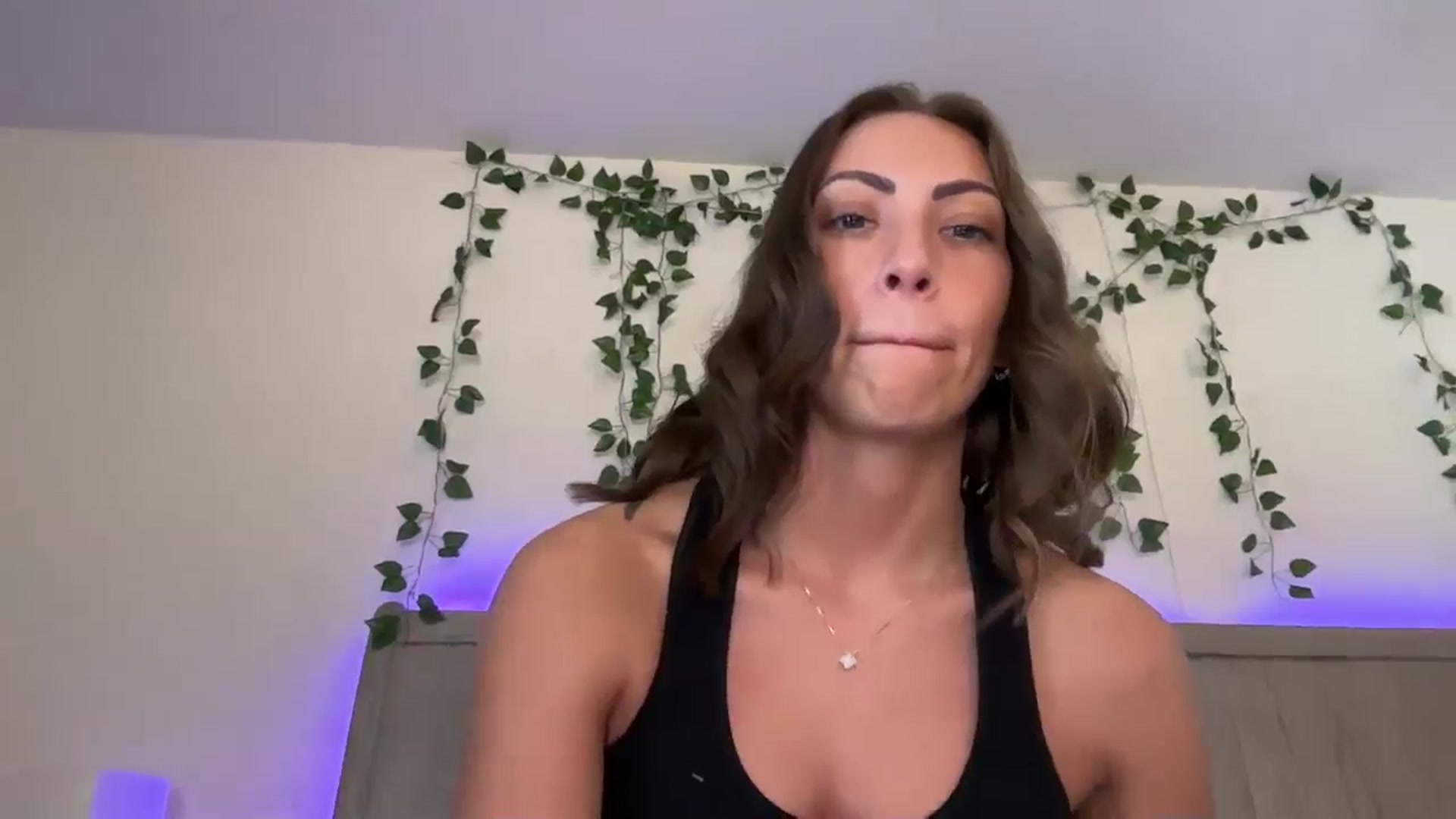 Gallery image thumbnail from Mia_Styles's myfreecams stream on, 10/23/2024, 17:38 image 9 of 20