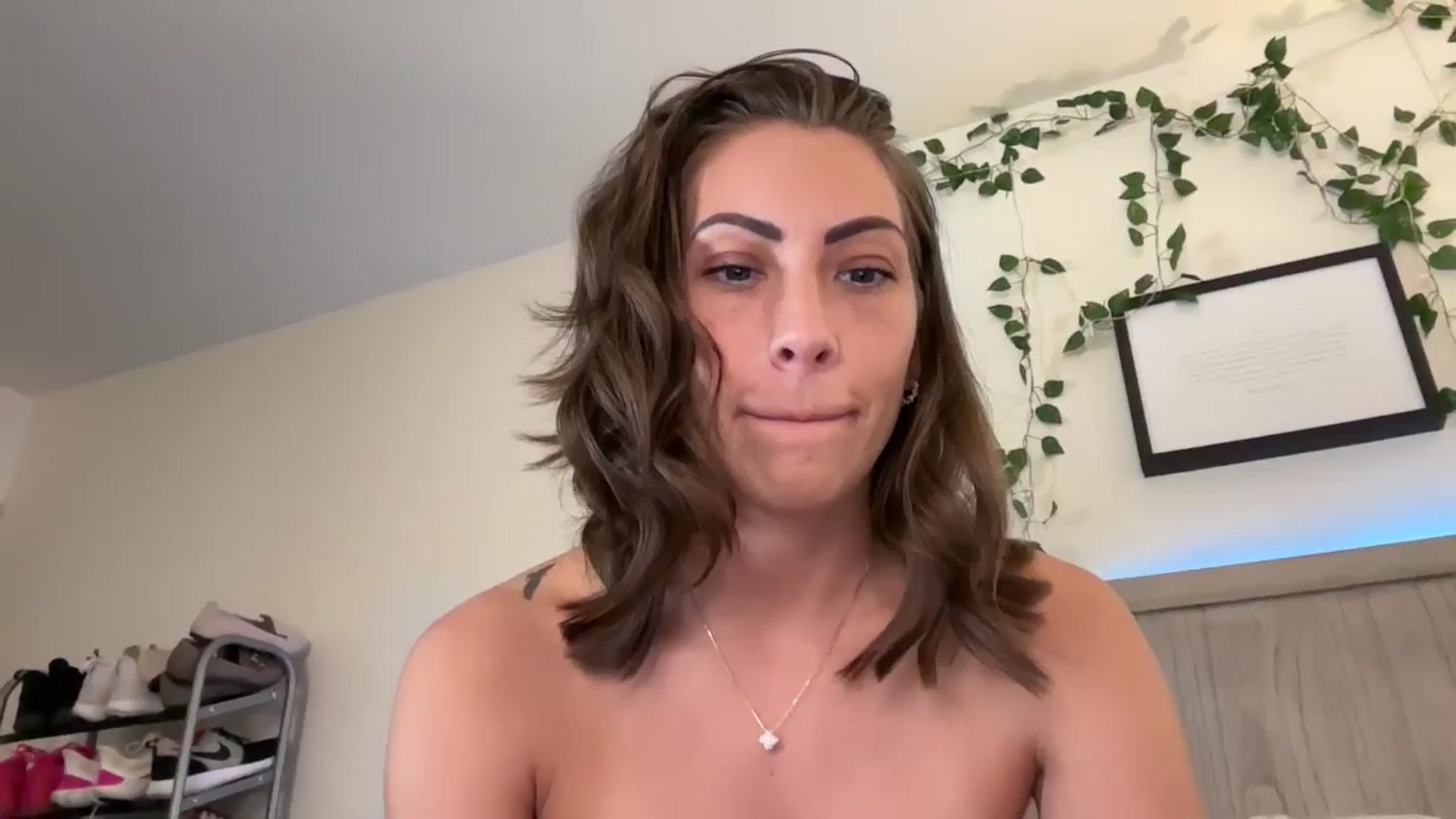 Gallery image thumbnail from Mia_Styles's myfreecams stream on, 11/18/2024, 19:26 image 11 of 20