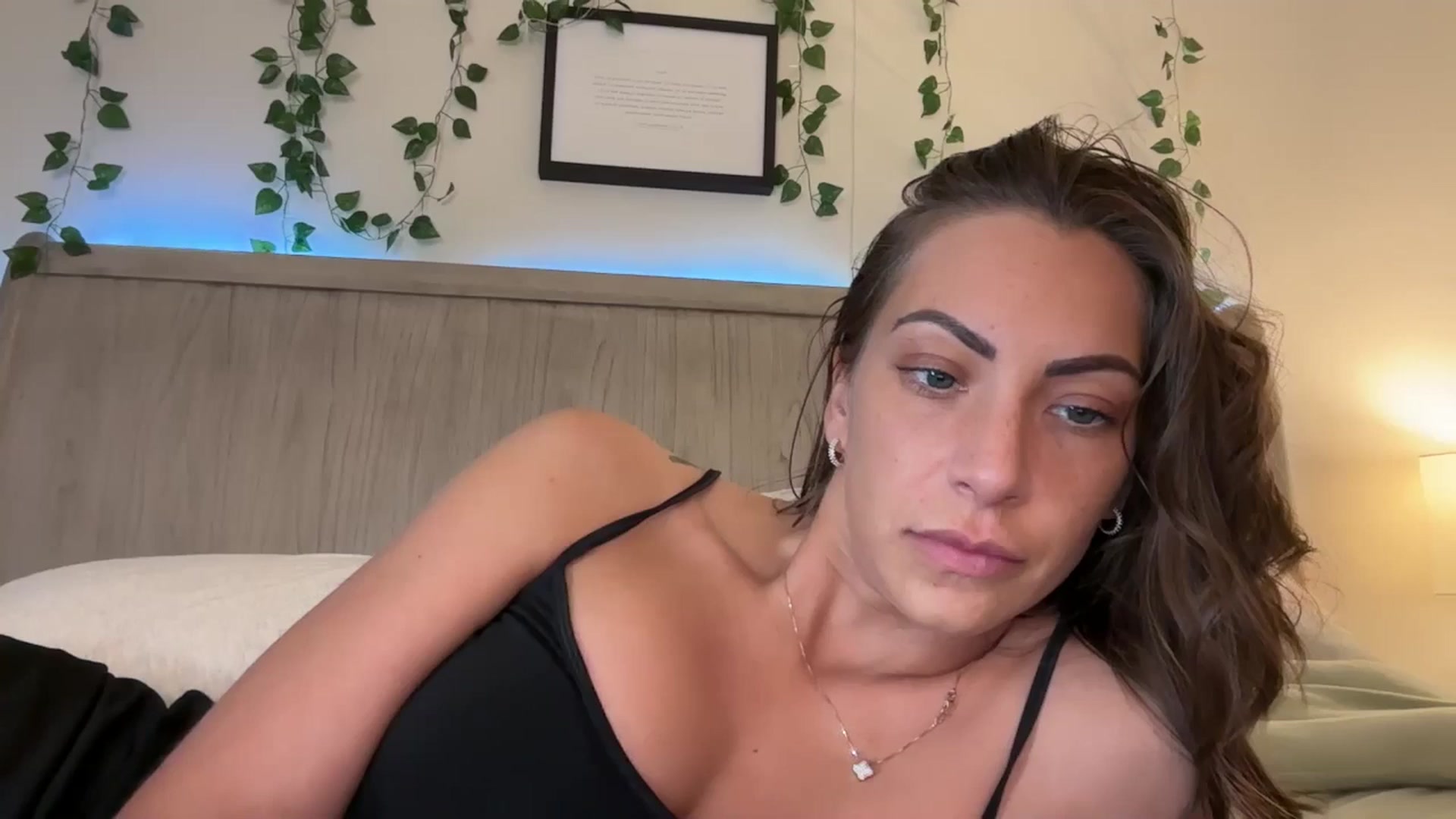 Gallery image thumbnail from Mia_Styles's myfreecams stream on, 01/29/2025, 18:41 image 14 of 20