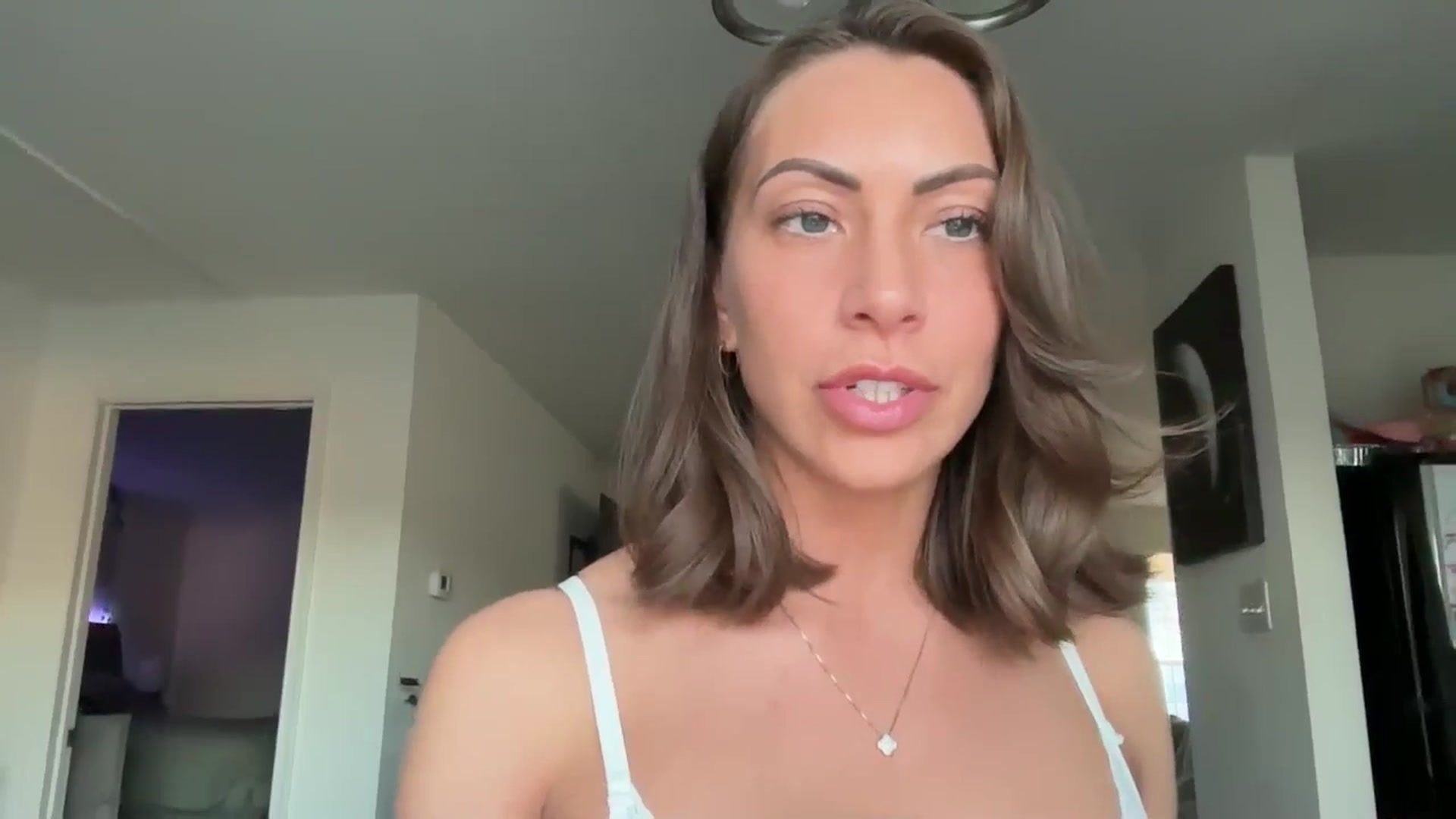 Gallery image thumbnail from Mia_Styles's myfreecams stream on, 03/09/2025, 22:52 image 3 of 20
