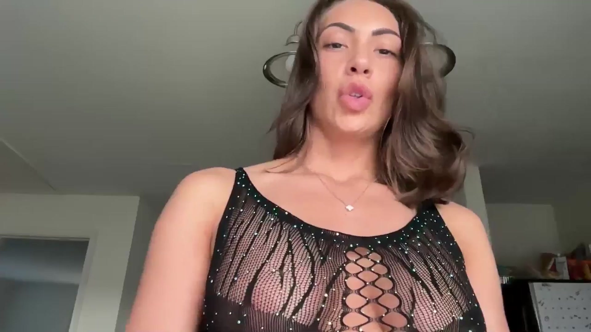 Gallery image thumbnail from Mia_Styles's myfreecams stream on, 03/29/2025, 21:08 image 16 of 20
