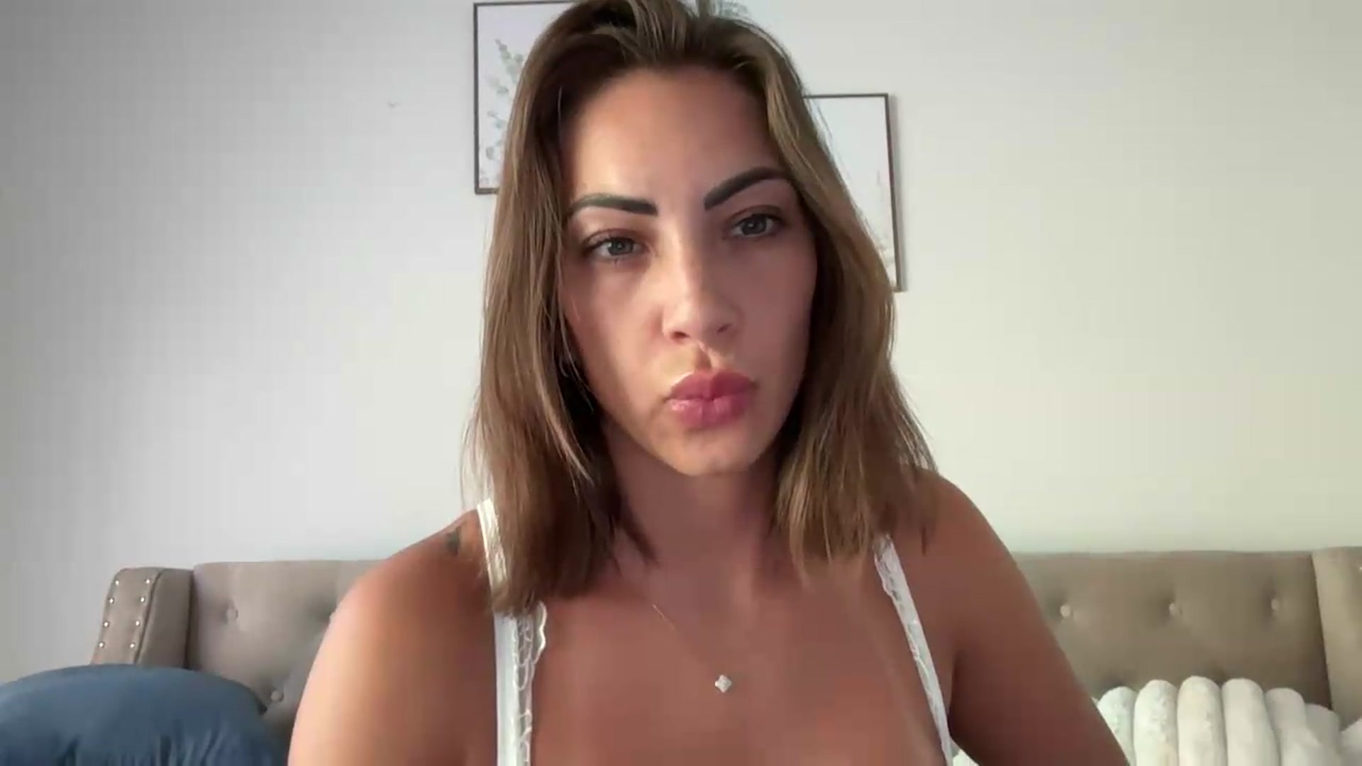Gallery image thumbnail from Mia_Styles's myfreecams stream on, 07/06/2026, 21:30 image 17 of 20