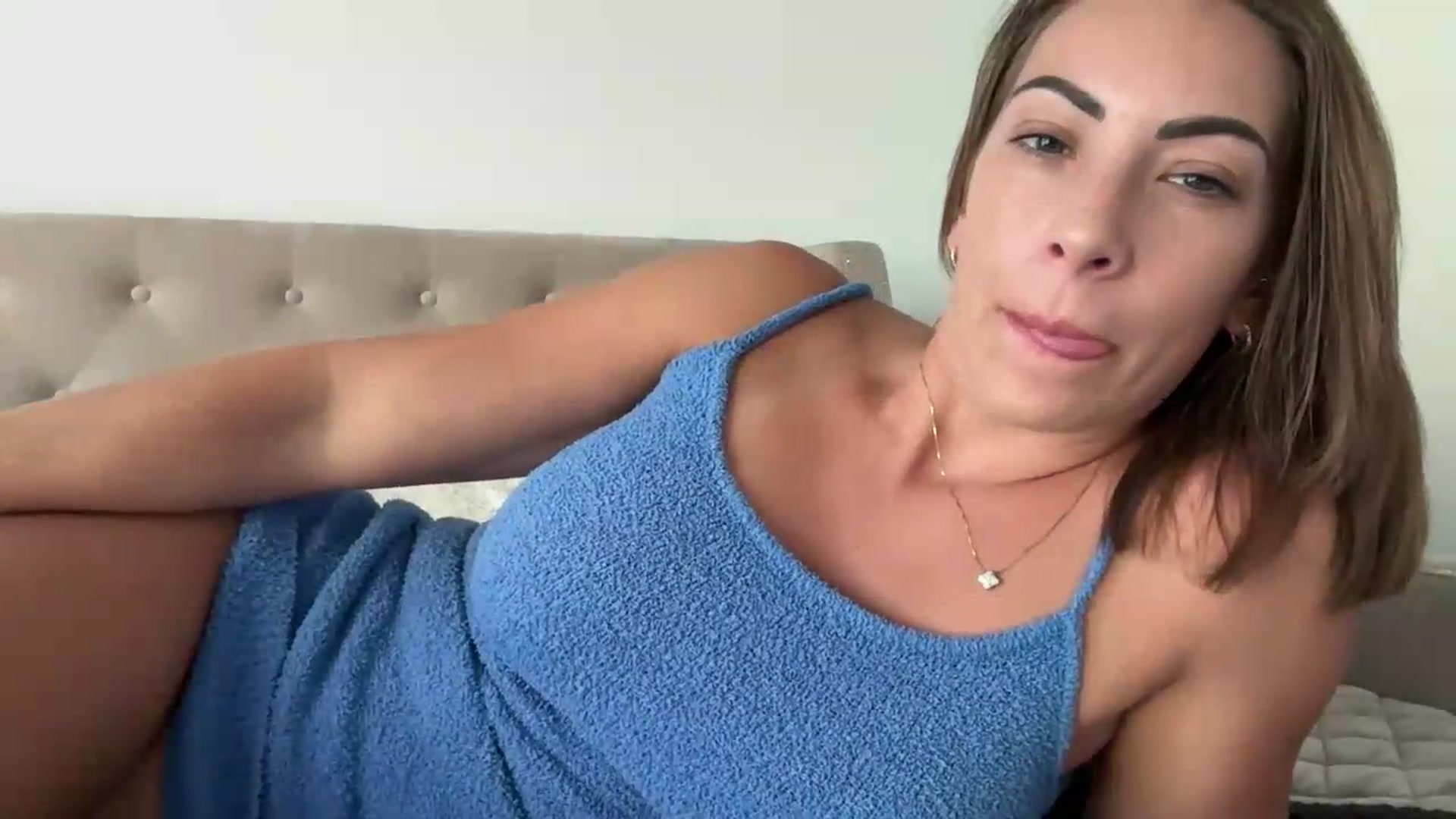 Gallery image thumbnail from Mia_Styles's myfreecams stream on, 08/06/2026, 19:37 image 19 of 20