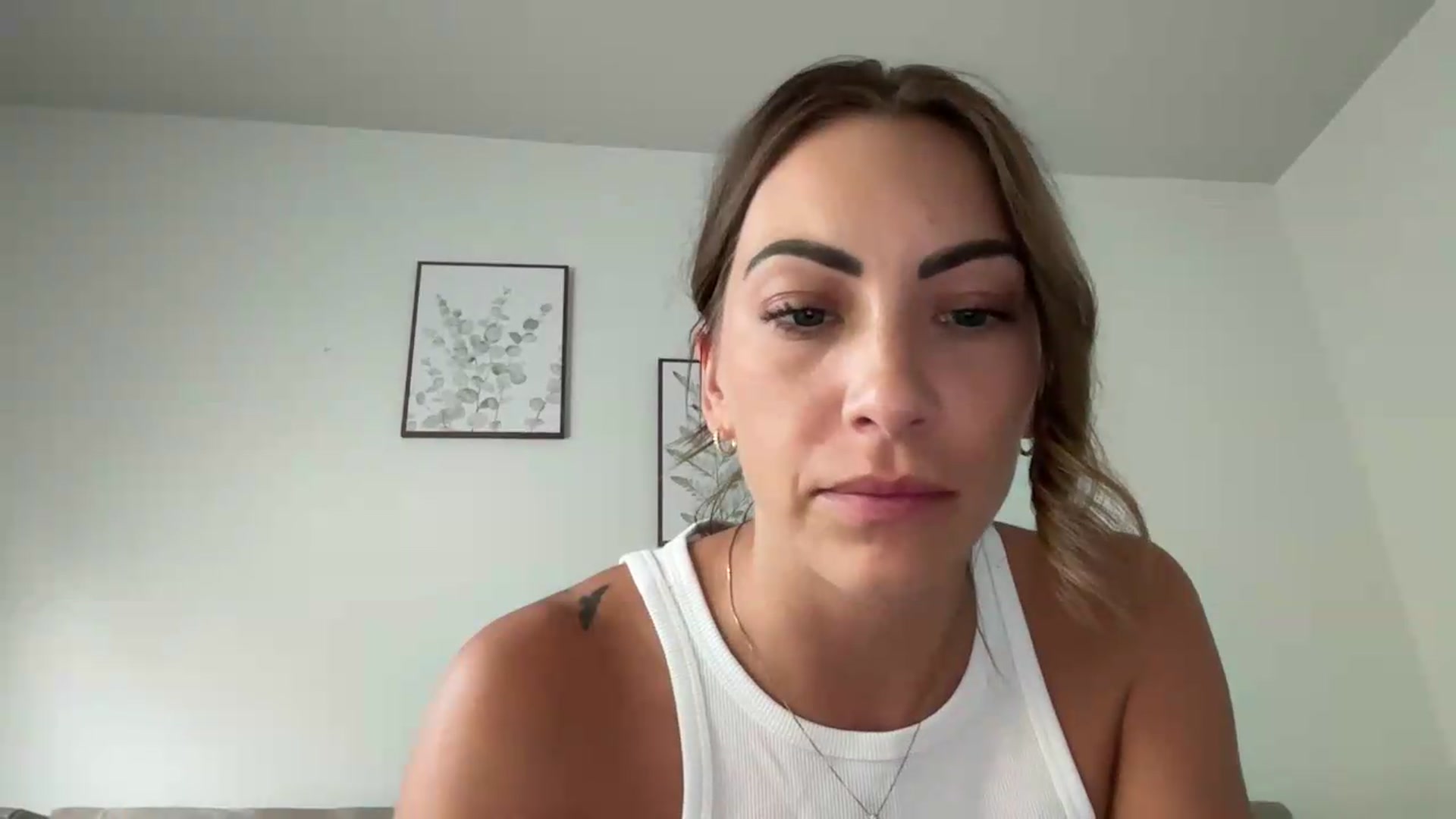 Gallery image thumbnail from Mia_Styles's myfreecams stream on, 08/11/2026, 24:36 image 15 of 20