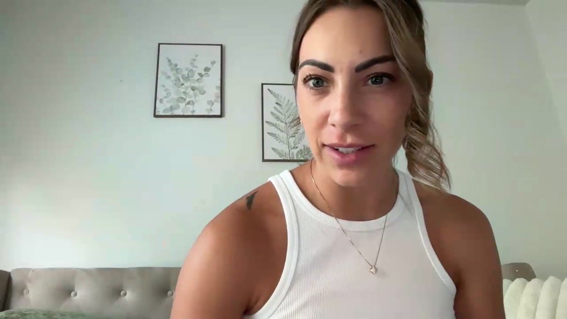 Gallery image thumbnail from Mia_Styles's myfreecams stream on, 08/11/2026, 24:36 image 12 of 20