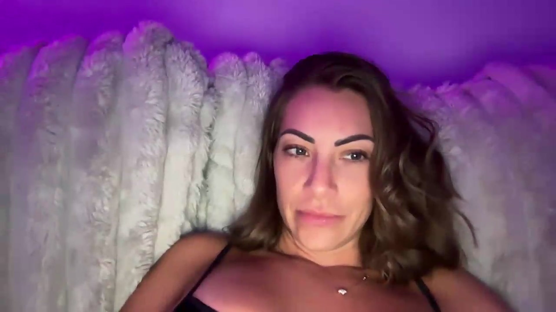 Gallery image thumbnail from Mia_Styles's myfreecams stream on, 08/13/2026, 03:11 image 14 of 20