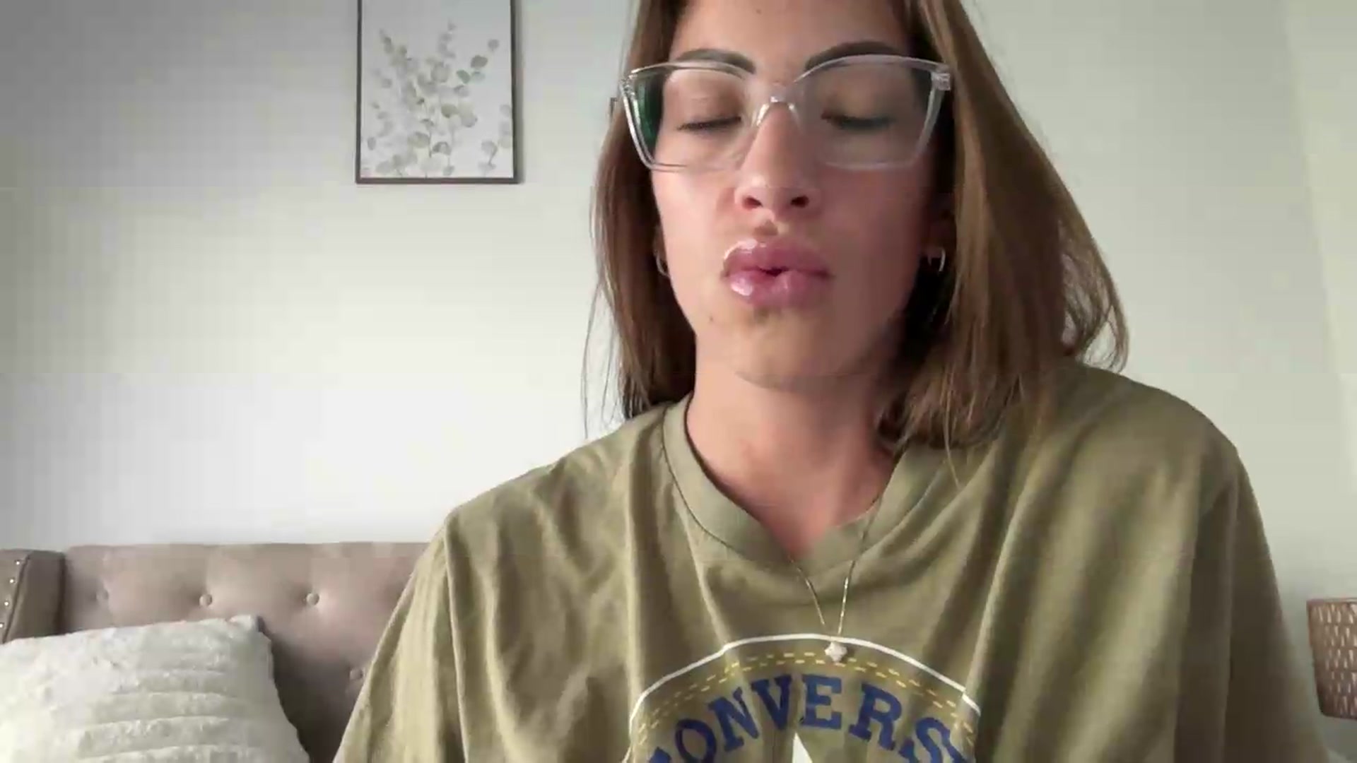 Gallery image thumbnail from Mia_Styles's myfreecams stream on, 08/22/2026, 19:15 image 16 of 20