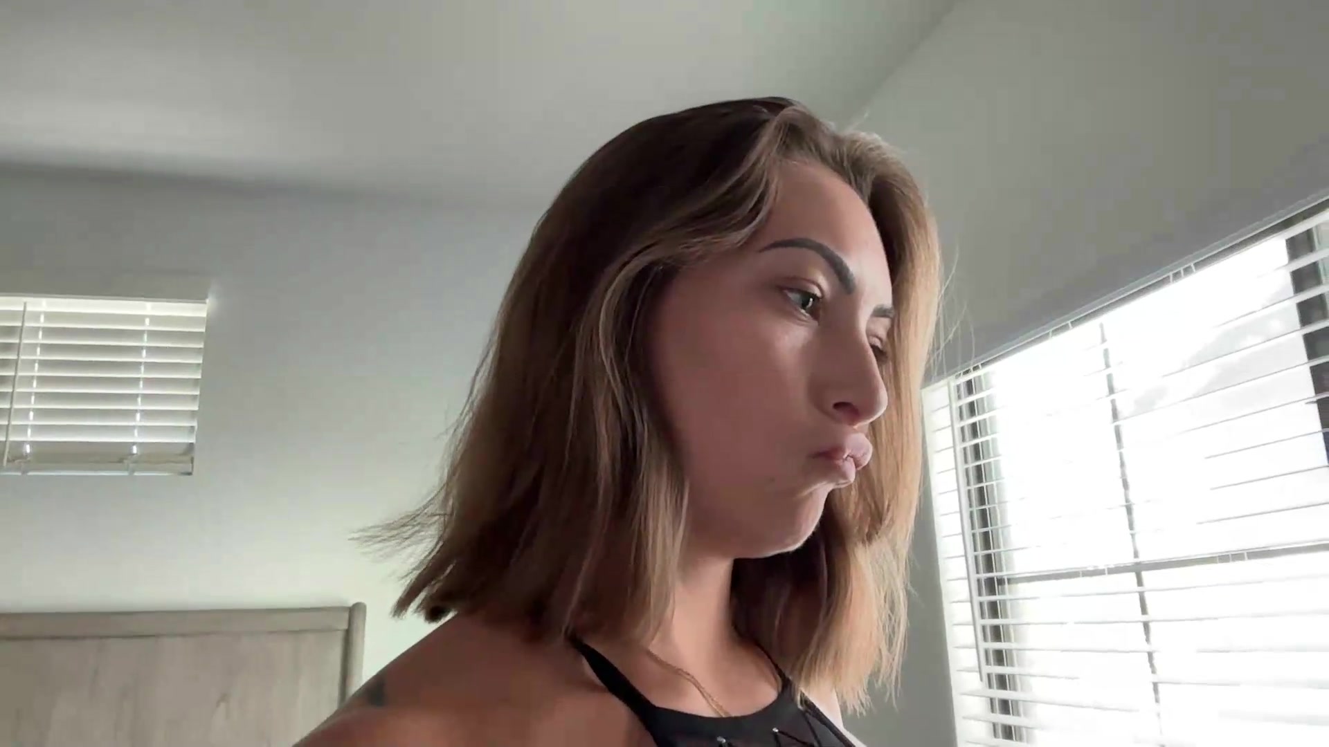 Gallery image thumbnail from Mia_Styles's myfreecams stream on, 08/22/2026, 21:40 image 8 of 20