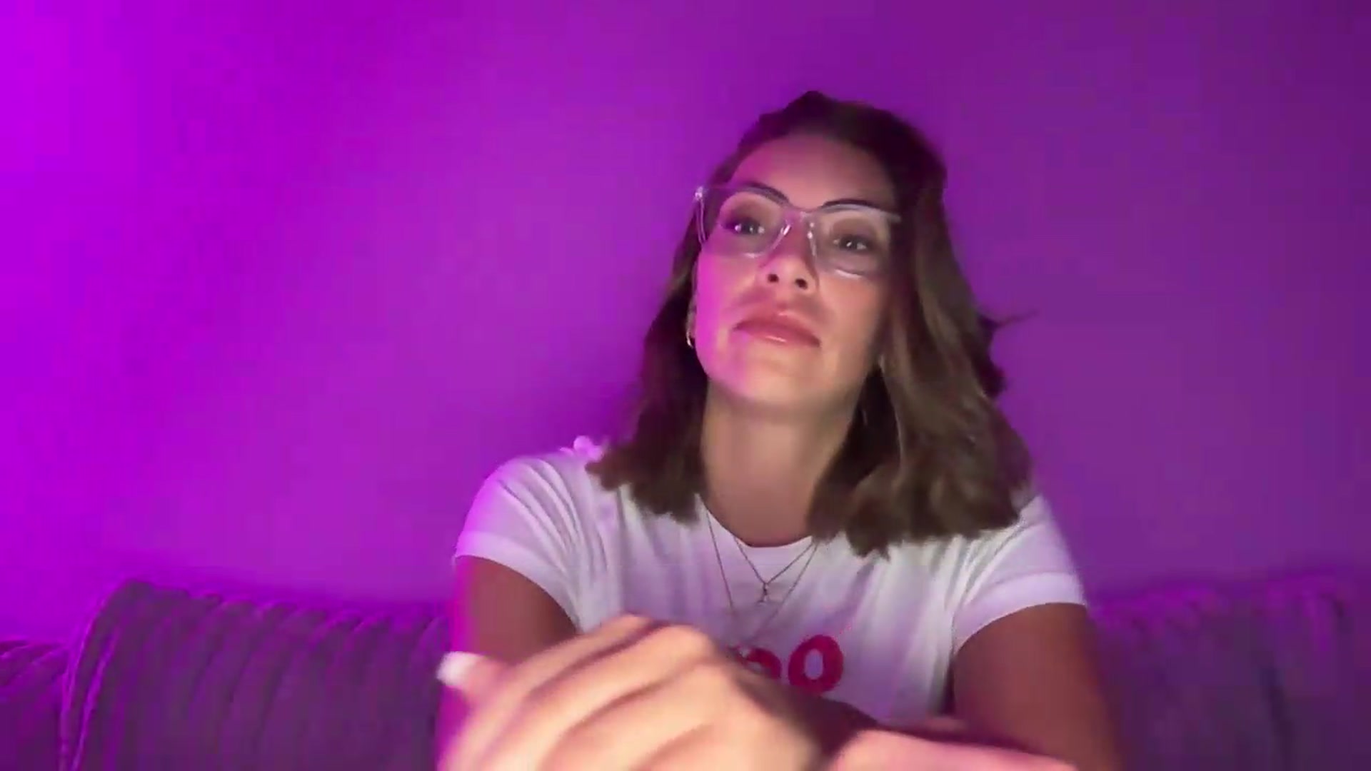 Gallery image thumbnail from Mia_Styles's myfreecams stream on, 08/27/2026, 03:43 image 16 of 20