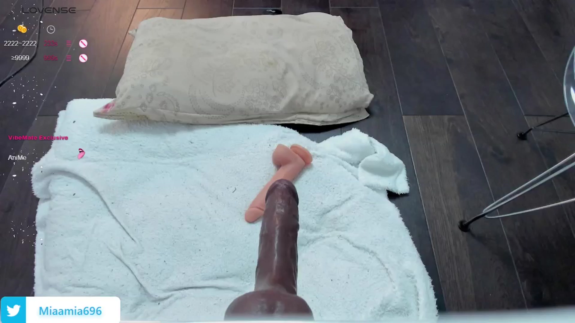 Gallery image thumbnail from Mia__Milf's myfreecams stream on, 02/25/2025, 09:15 image 11 of 20